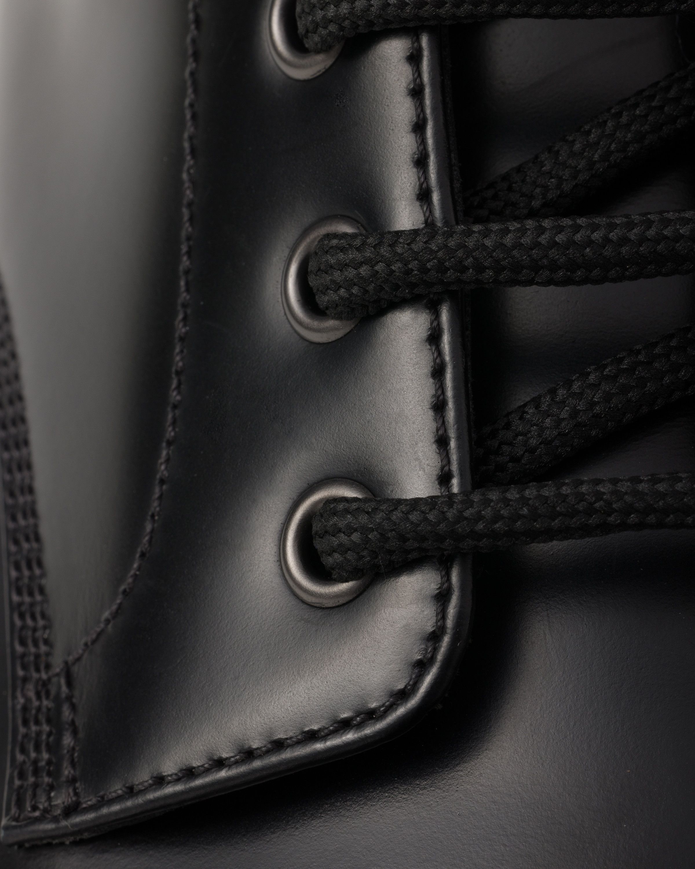 Prada o1la1rc1a0925 Brushed Leather Combat Boots in Black Size US 8 / EU 41 - 6 Thumbnail