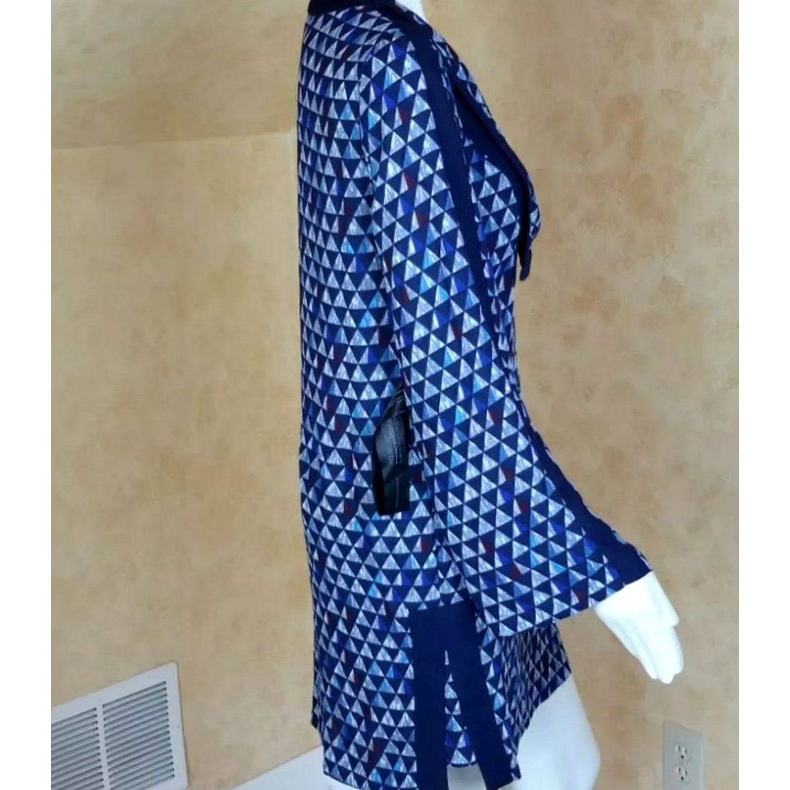 Bcbgmaxazria BCBGMAXAZRIA Dress Tunic Mini Triangle-Printed Blue Geometric V-Neck Long Sleeve NWT Small Women Size S / US 4 / IT 40 - 3 Thumbnail