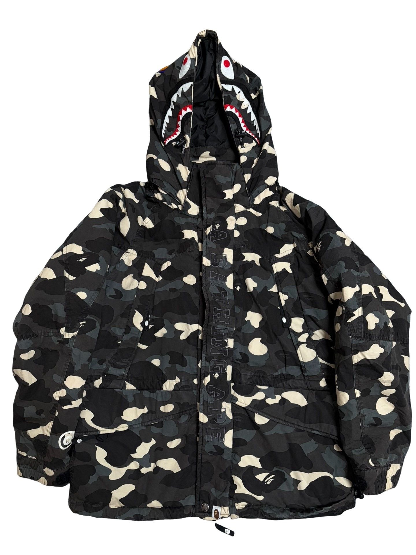 Bape A Bathing Ape Camo Shark Puffer Jacket XL Size US XL / EU 56 / 4 - 1 Thumbnail