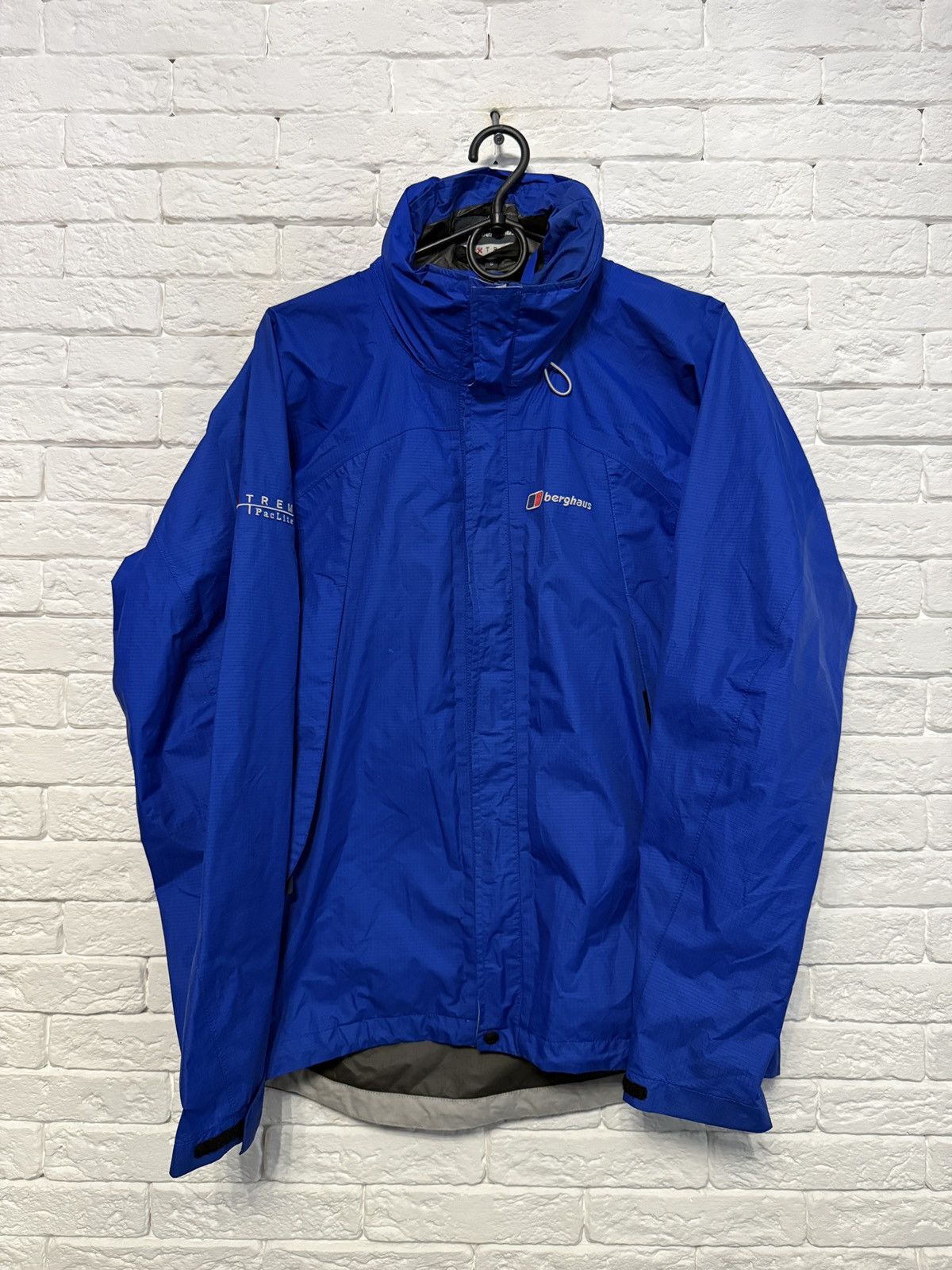 Berghaus Extreme Jacket Windbreaker GoreTex Gorpcore Outdoor