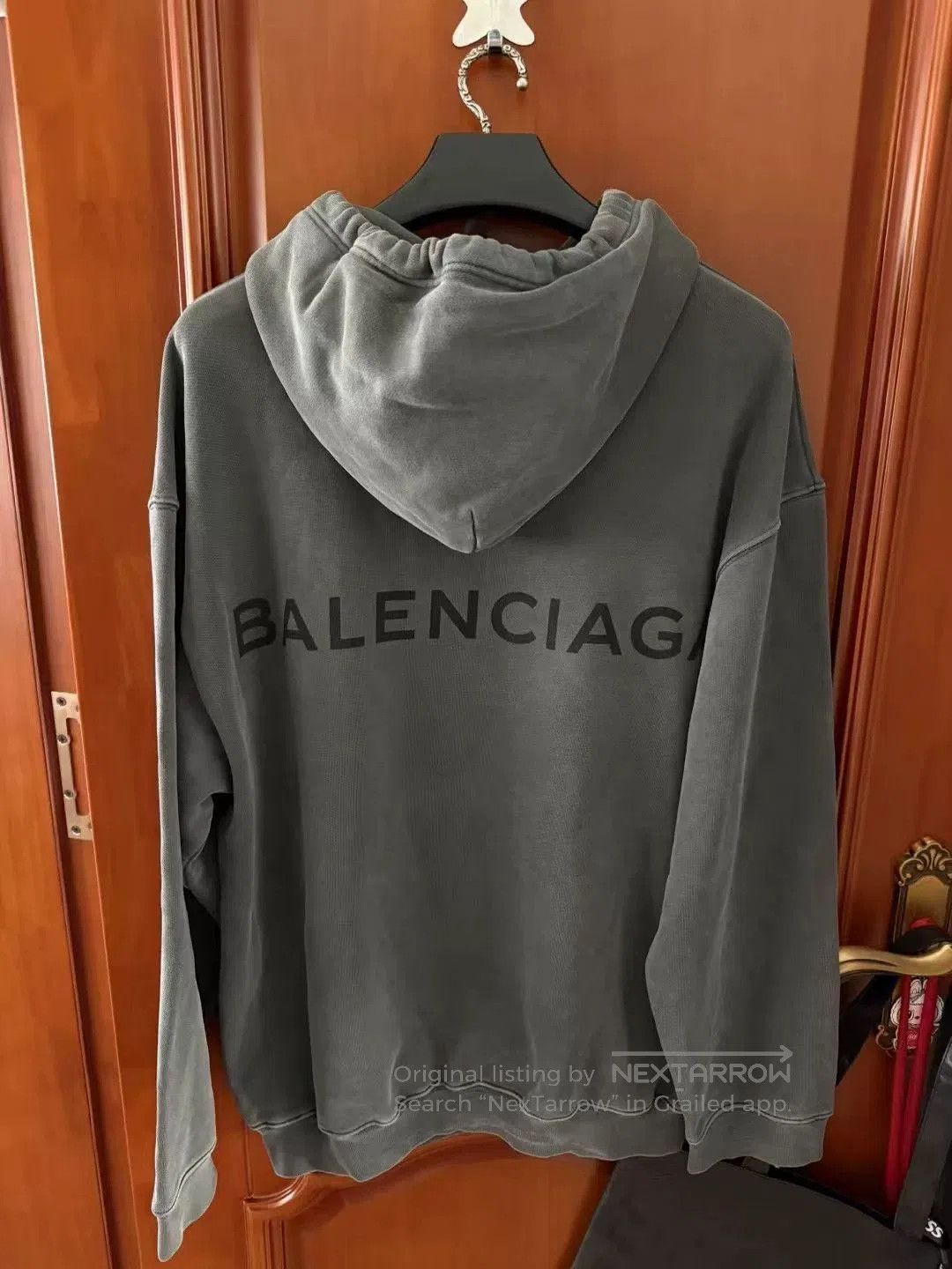 Balenciaga Balenciaga Back Logo Sweatshirt. Size US M / EU 48-50 / 2 - 1 Thumbnail