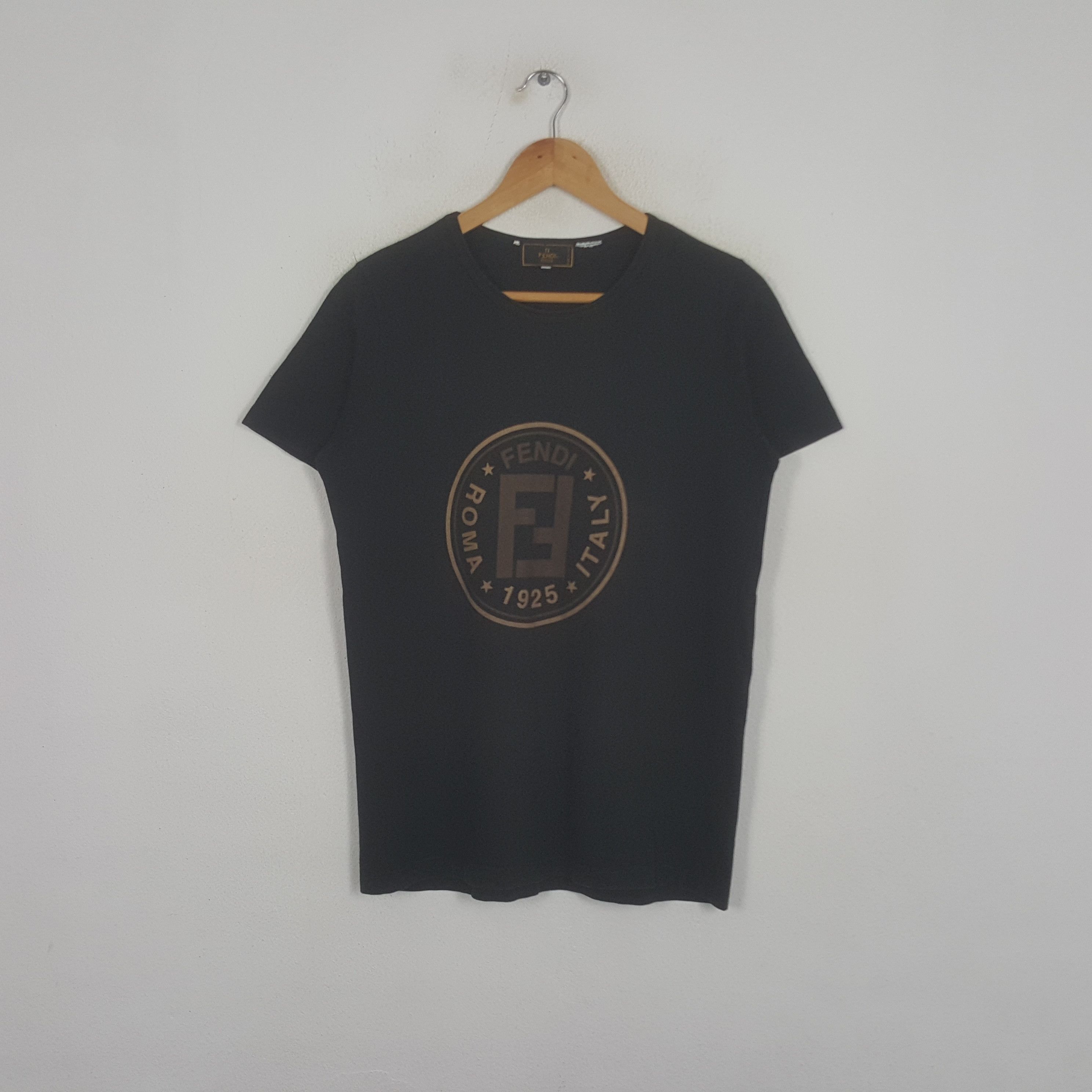 Vintage Fendi Italian Luxury Brand Center Logo Tshirt Tops