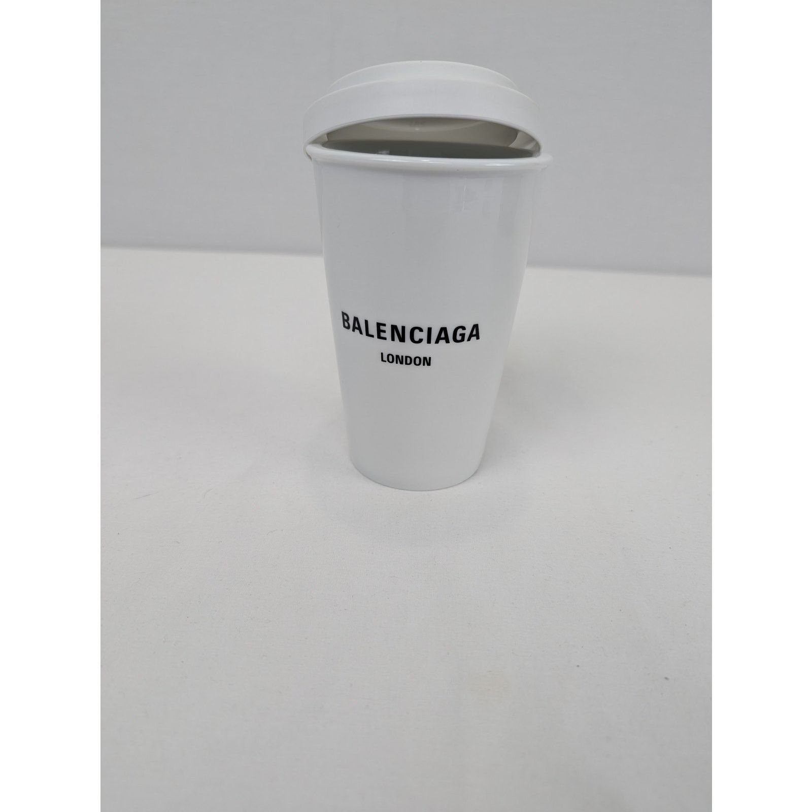 Balenciaga o1rshd1 Q:2 / Size:OS / London Porcelain Coffee Cup in White Size ONE SIZE - 5 Thumbnail