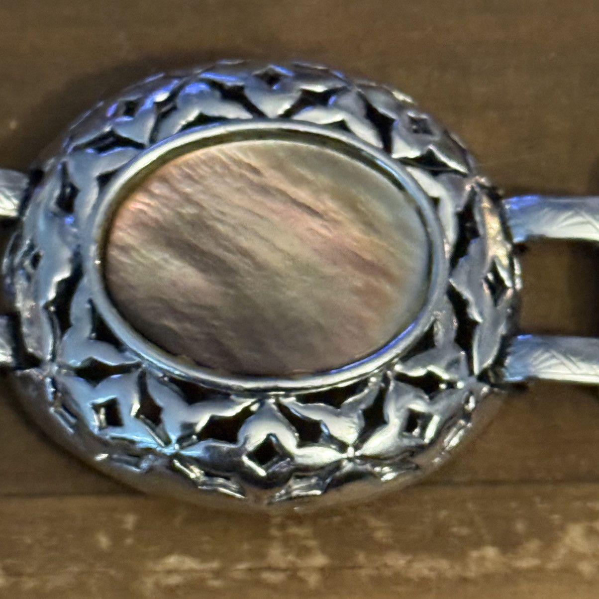 Other Chunky silver tone oval filigree link MOP bracelet Size ONE SIZE - 6 Thumbnail