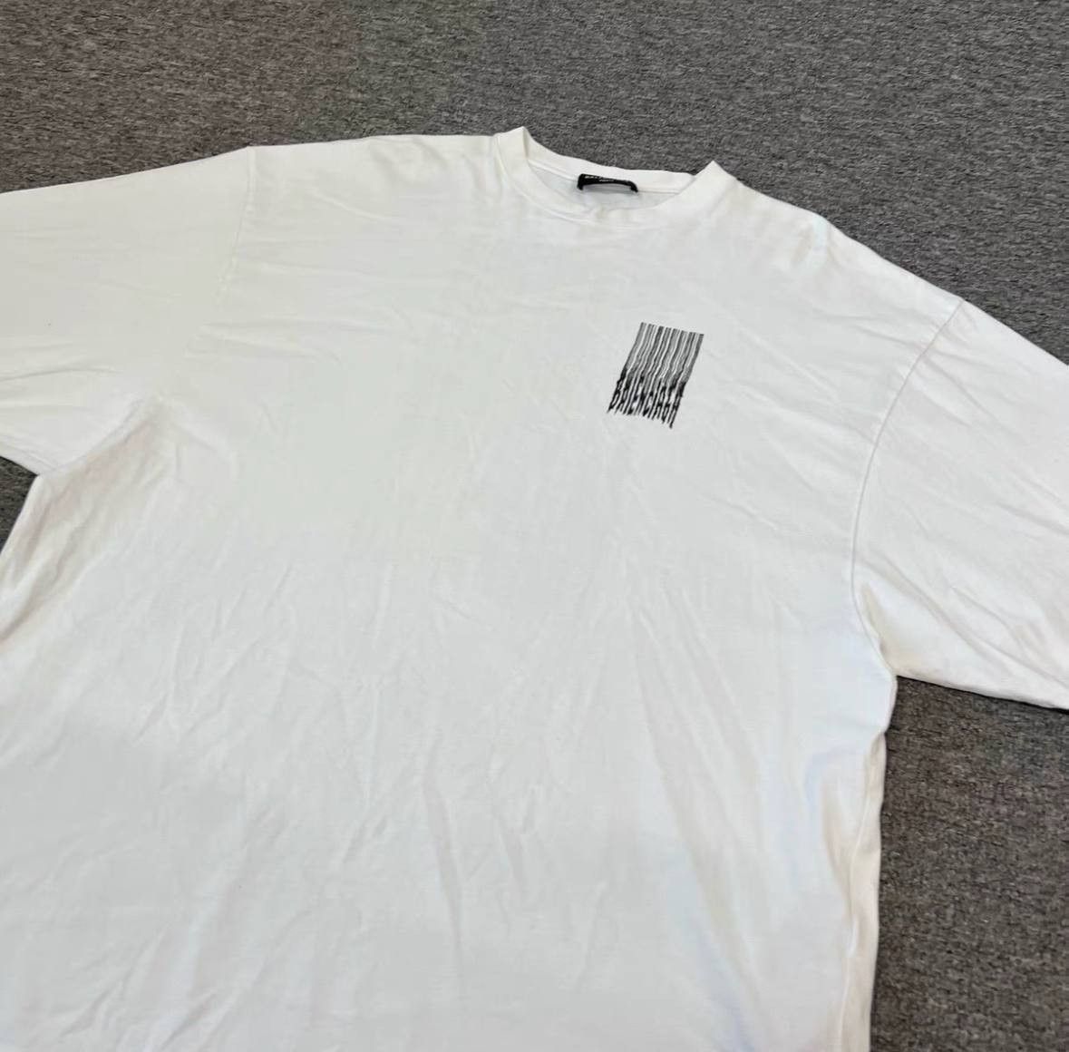 Balenciaga Balenciaga Barcode White T-Shirt Size US S / EU 44-46 / 1 - 3 Thumbnail