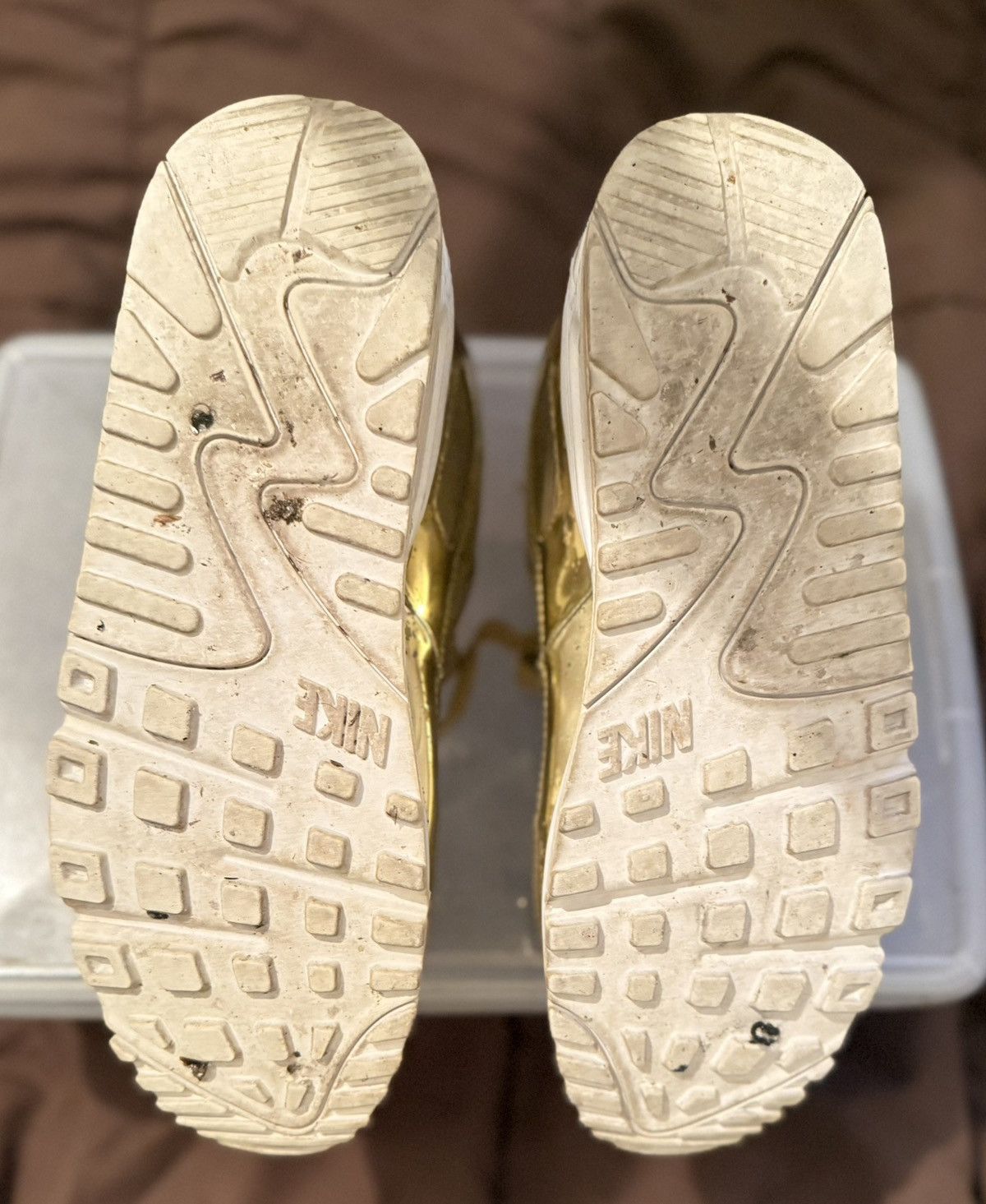 Nike Nike Air Max 90 Metallic Liquid Gold Size US 10 / EU 43 - 5 Thumbnail