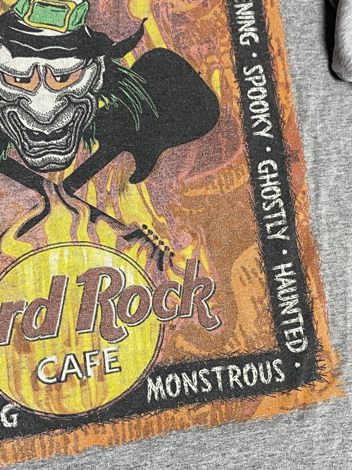 Hard Rock Cafe Vintage Hard Rock Cafe Graphic Halloween 2000 T-Shirt Sz M/L Size US M / EU 48-50 / 2 - 6 Thumbnail