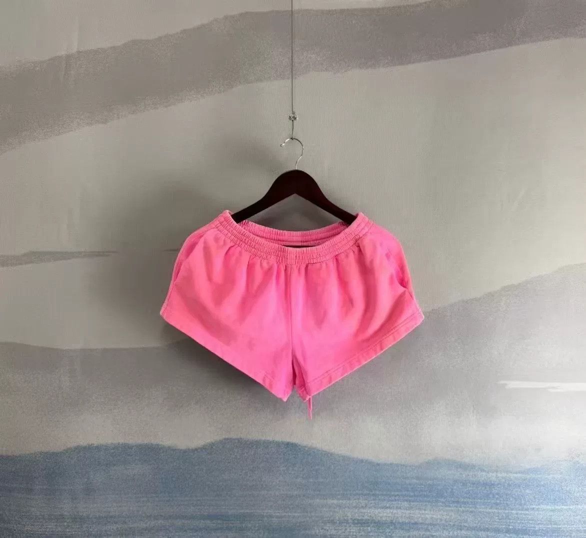 Balenciaga Balenciaga Pink Distressed Mud-Dyed Shorts XS Size 25" / US 0 / IT 36 - 1 Thumbnail