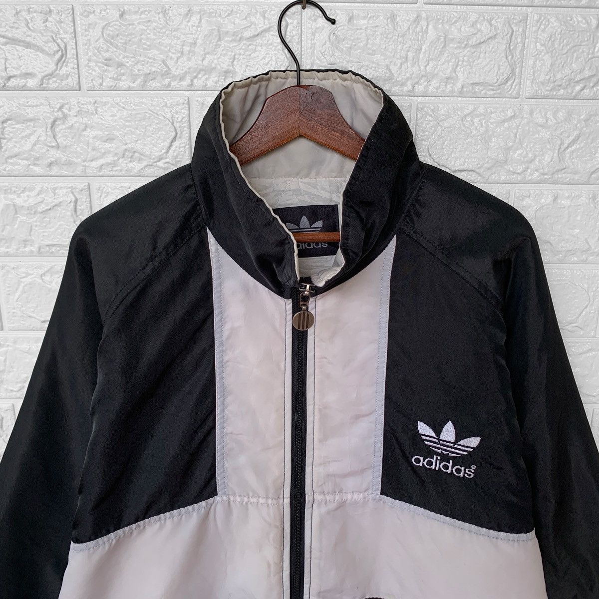 Adidas VINTAGE ADIDAS QUILTED ZIPPER JACKET EMBROIDERED BIG LOGO Size US XL / EU 56 / 4 - 4 Thumbnail
