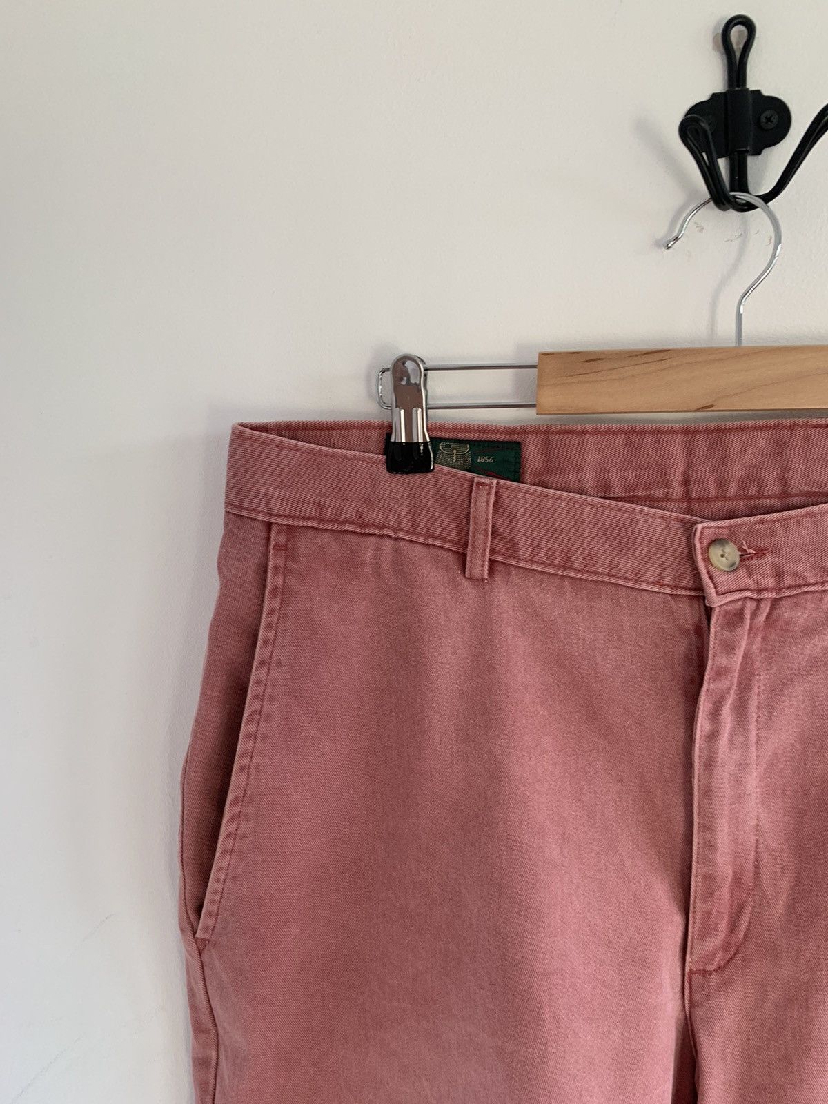 Japanese Brand Vintage Orvis Fashed Red Talon Zipper Chino Shorts Size US 34 / EU 50 - 3 Thumbnail