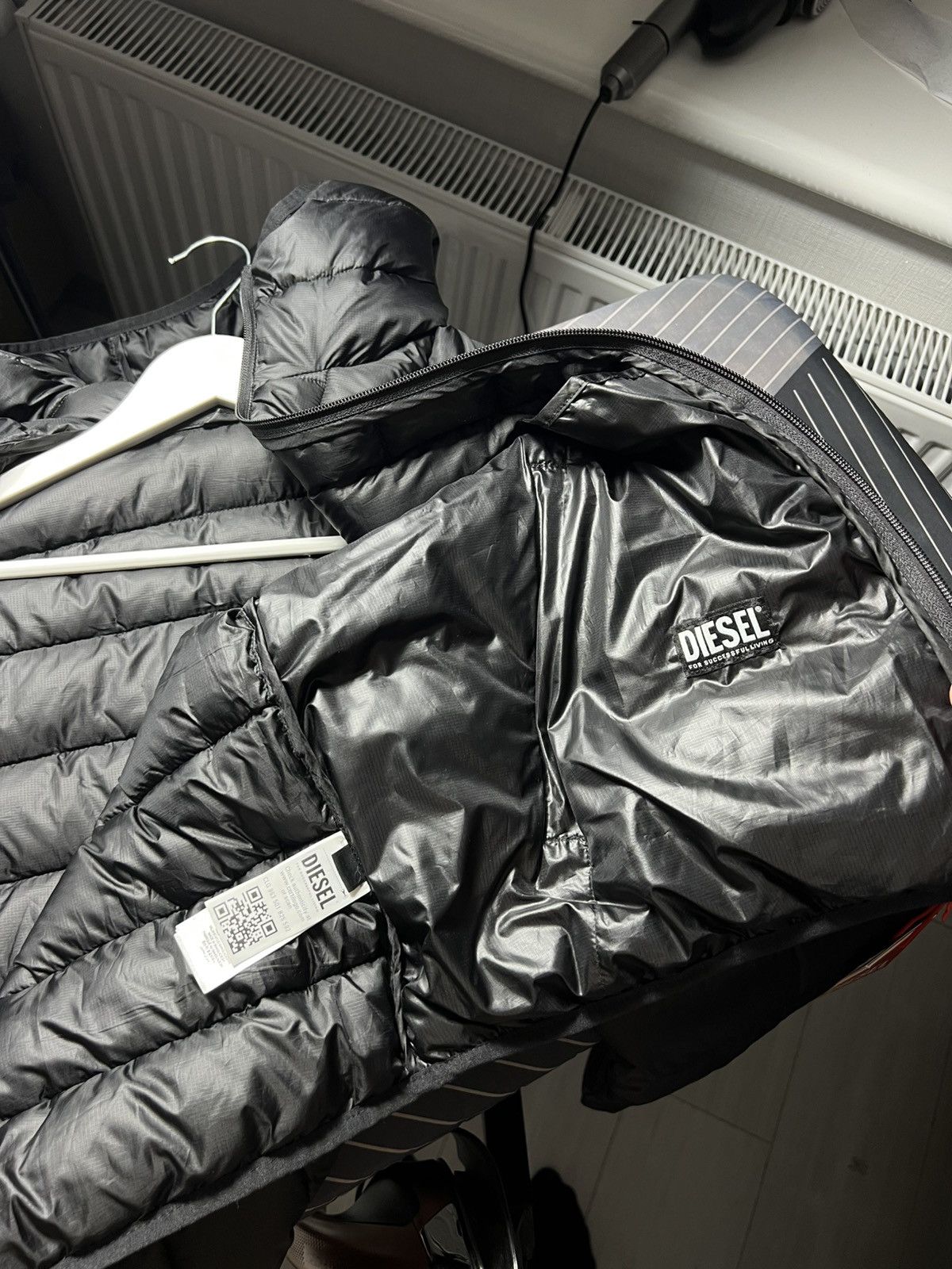 Diesel NWT DIESEL Mens Jacket Black Puffer Quilted Hooded Size XL Size US XL / EU 56 / 4 - 9 Thumbnail