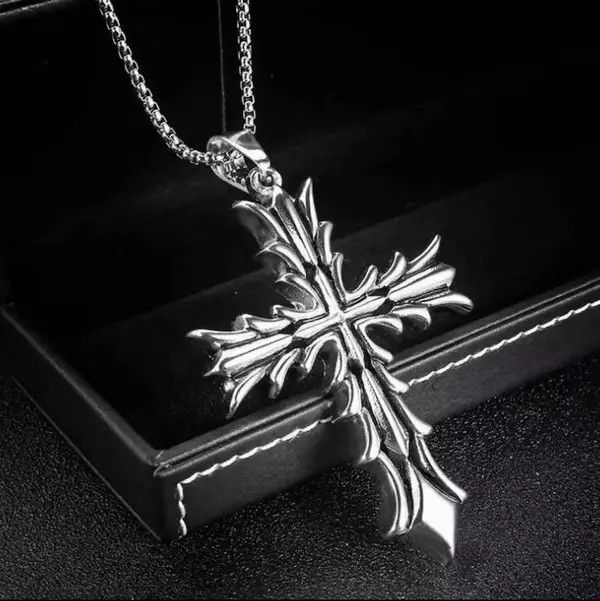 Japanese Brand × Vintage Vintage Cross Necklace Size ONE SIZE - 1 Thumbnail