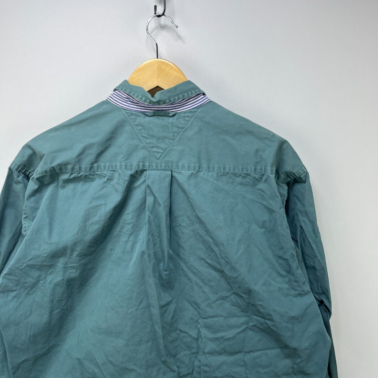 Tommy Hilfiger × Vintage Vintage 90s Tommy Hilfiger Crest Button-Up Shirt Medium Size US M / EU 48-50 / 2 - 9 Thumbnail