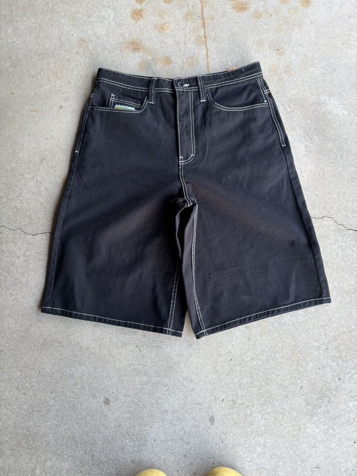 Empyre Crazy Empyre Fire Hydrant NEW Baggy Wide Leg Contrast Jorts Size US 32 / EU 48 - 2 Thumbnail