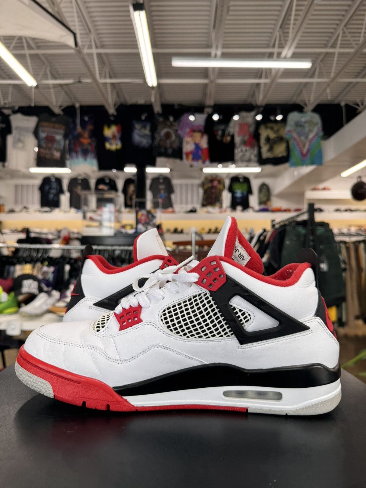 Jordan Brand Air Jordan 4 Fire Red Size 12 (2020) Size US 12 / EU 45 - 4 Thumbnail