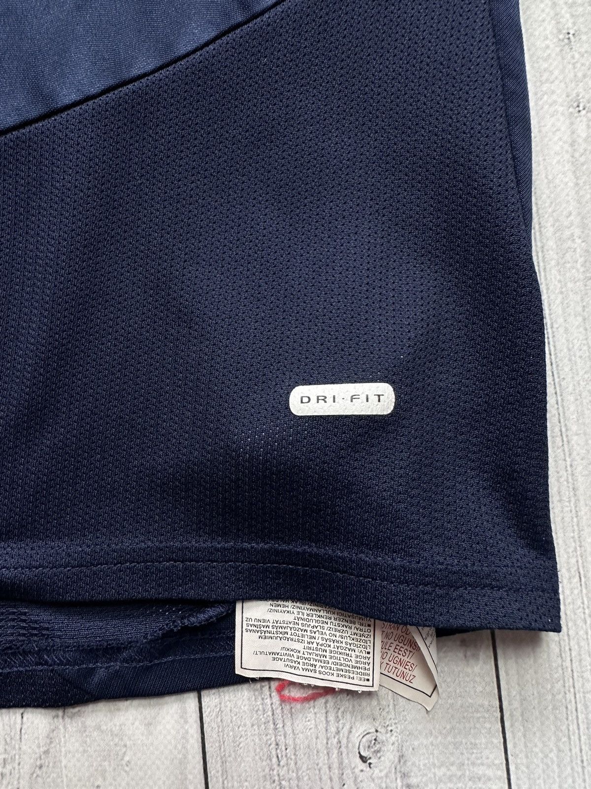 Nike × Vintage Vintage Nike Sunderland soccer jersey size Xl navy rare Size US XL / EU 56 / 4 - 5 Thumbnail