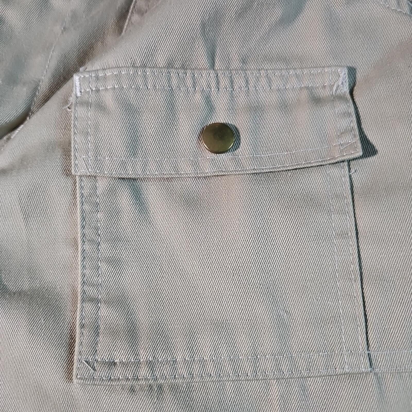 St. Johns Bay Womens Cargo Shorts St Johns Bay SEE MEASUREMENTS Size 32" / US 10 / IT 46 - 2 Thumbnail