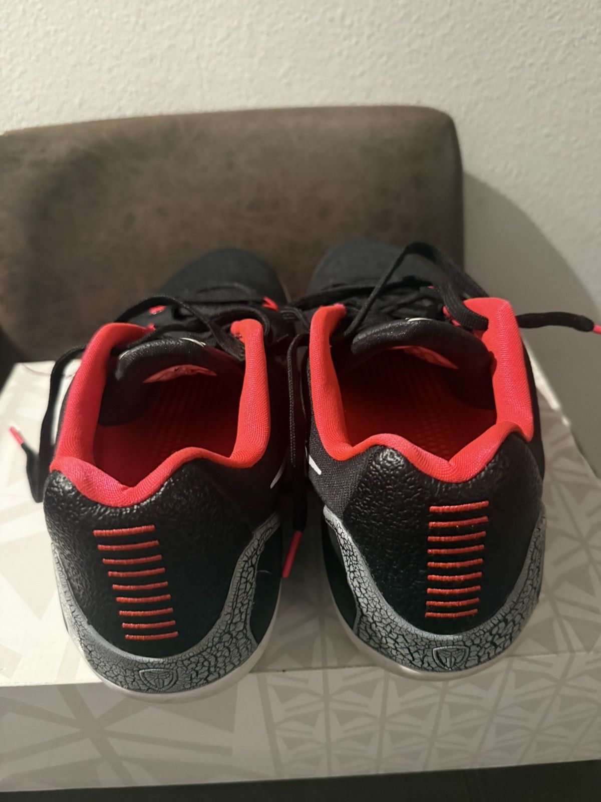KOBE IX EM