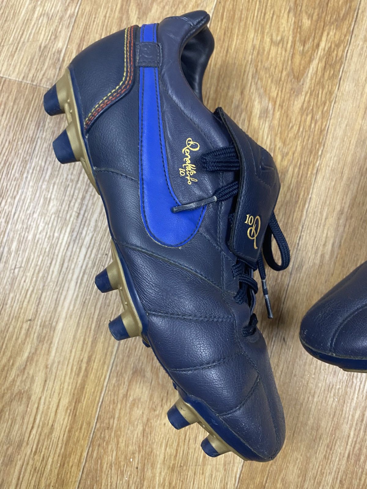 Vintage Vintage Rare Nike Tiempo R10 Ronaldinho Football Cleats Size US 7 / EU 40 - 3 Thumbnail
