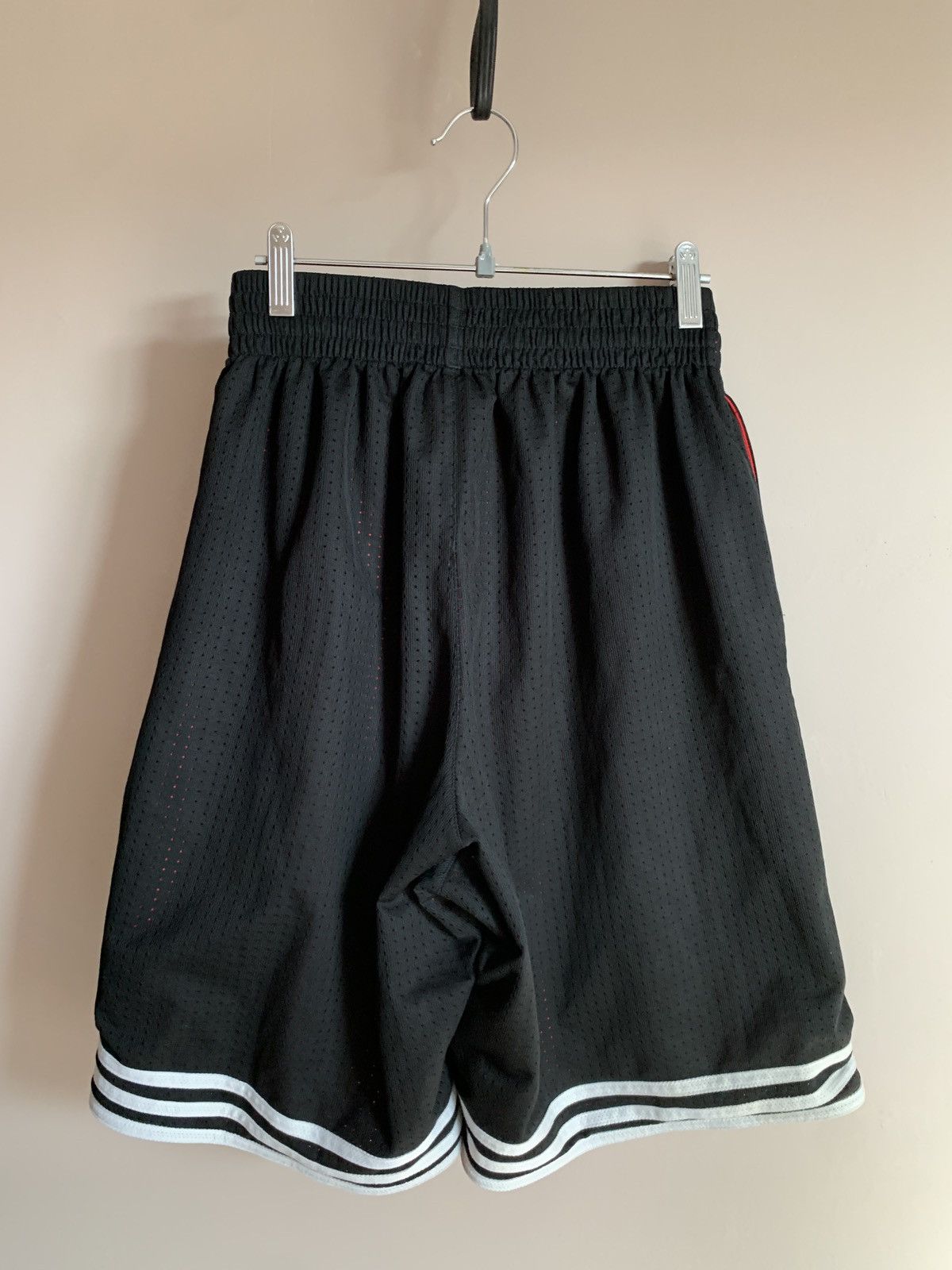 NBA Chicago bulls nba adidas shorts basketball 2015 with pockets Size US 30 / EU 46 - 2 Thumbnail