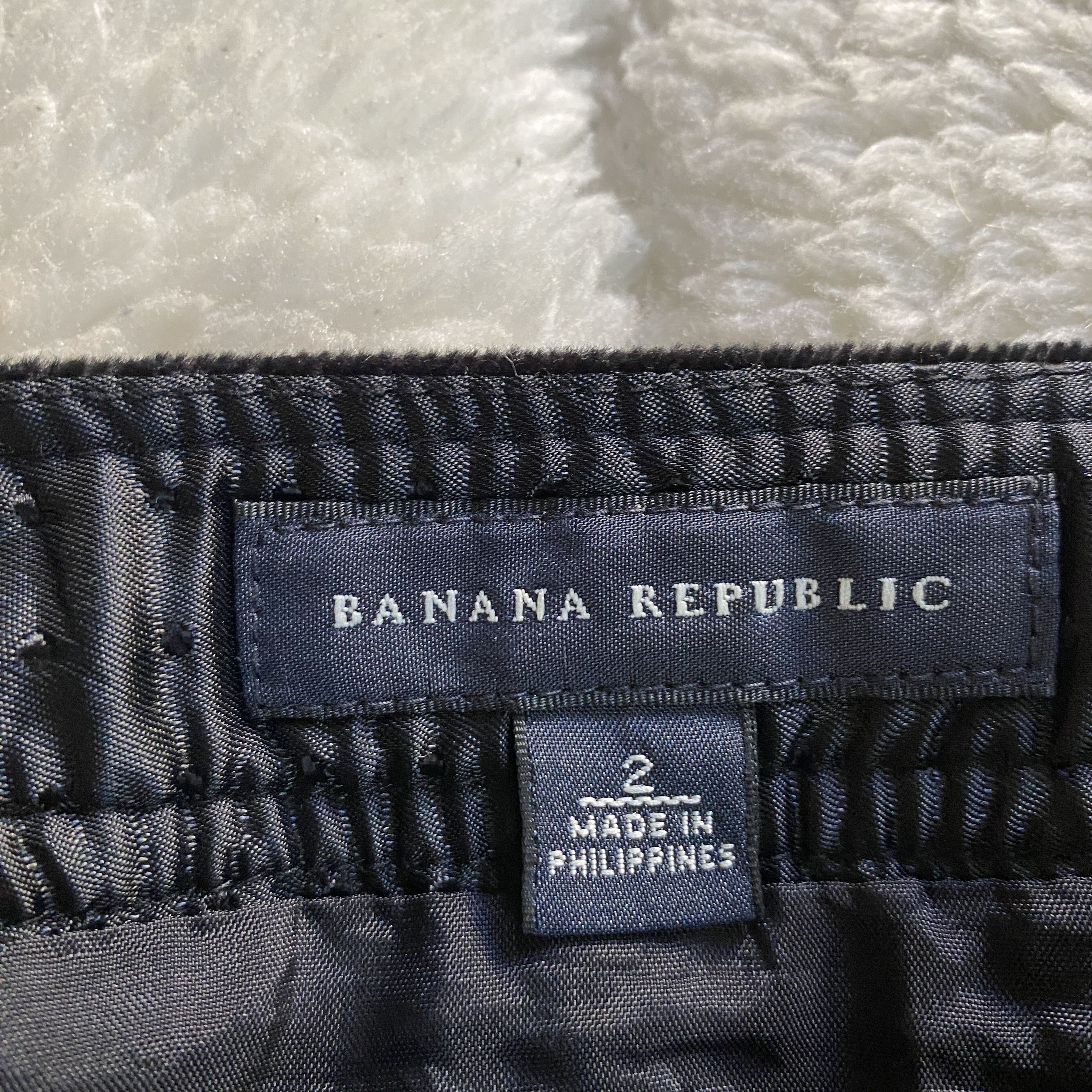 Banana Republic Banana Republic Black Velvet Velour Mini Skirt Size 26" / US 2 / IT 38 - 2 Thumbnail