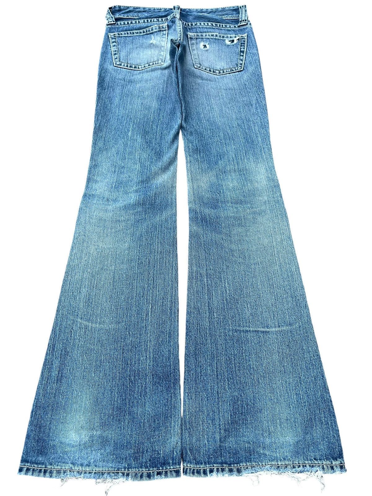 Japanese Brand × Jun Takahashi × Uniqlo Vintage Japanese Brand Uniqlo Distressed Grunge Flare Jeans Size 26" / US 2 / IT 38 - 2 Thumbnail