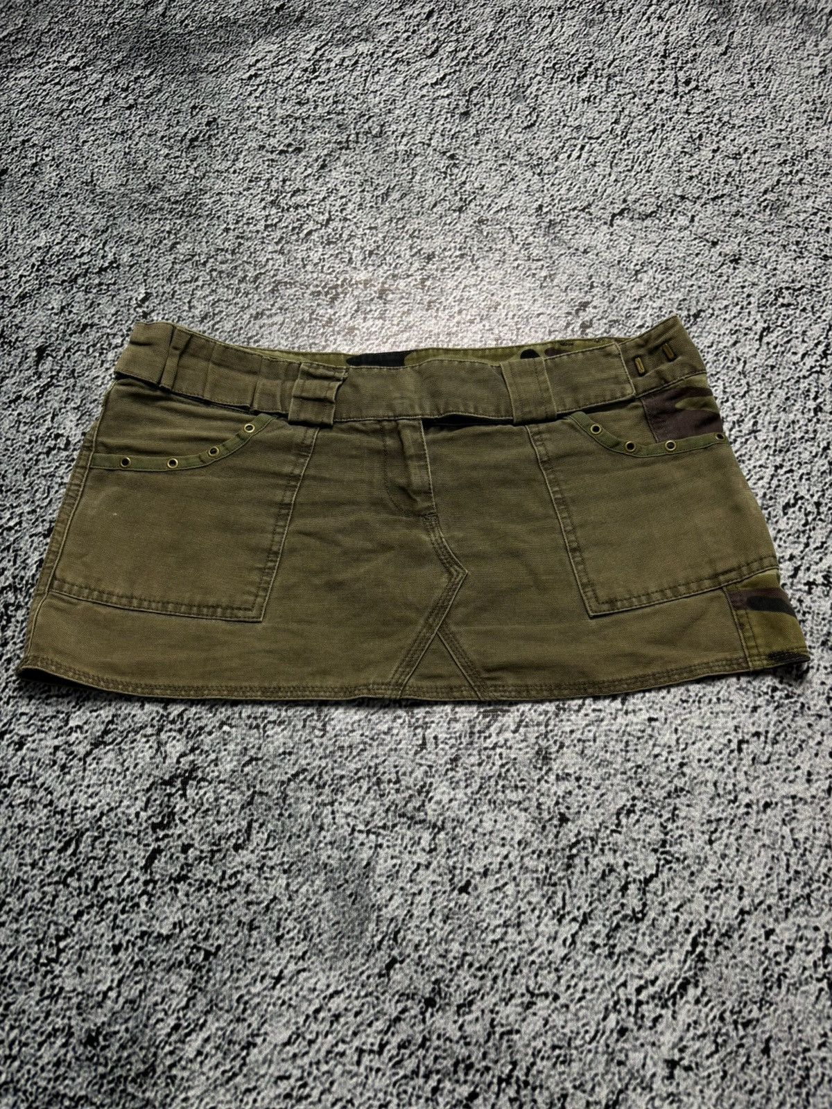 If Six Was Nine Vintage dragon Y2K printed camo mini skirt Size 32" / US 10 / IT 46 - 3 Thumbnail