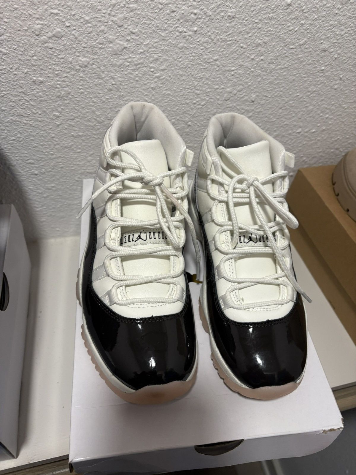 Jordan Brand × Nike Womens air jordan 11 retro Neapolitans Size US 8 / IT 38 - 10 Thumbnail