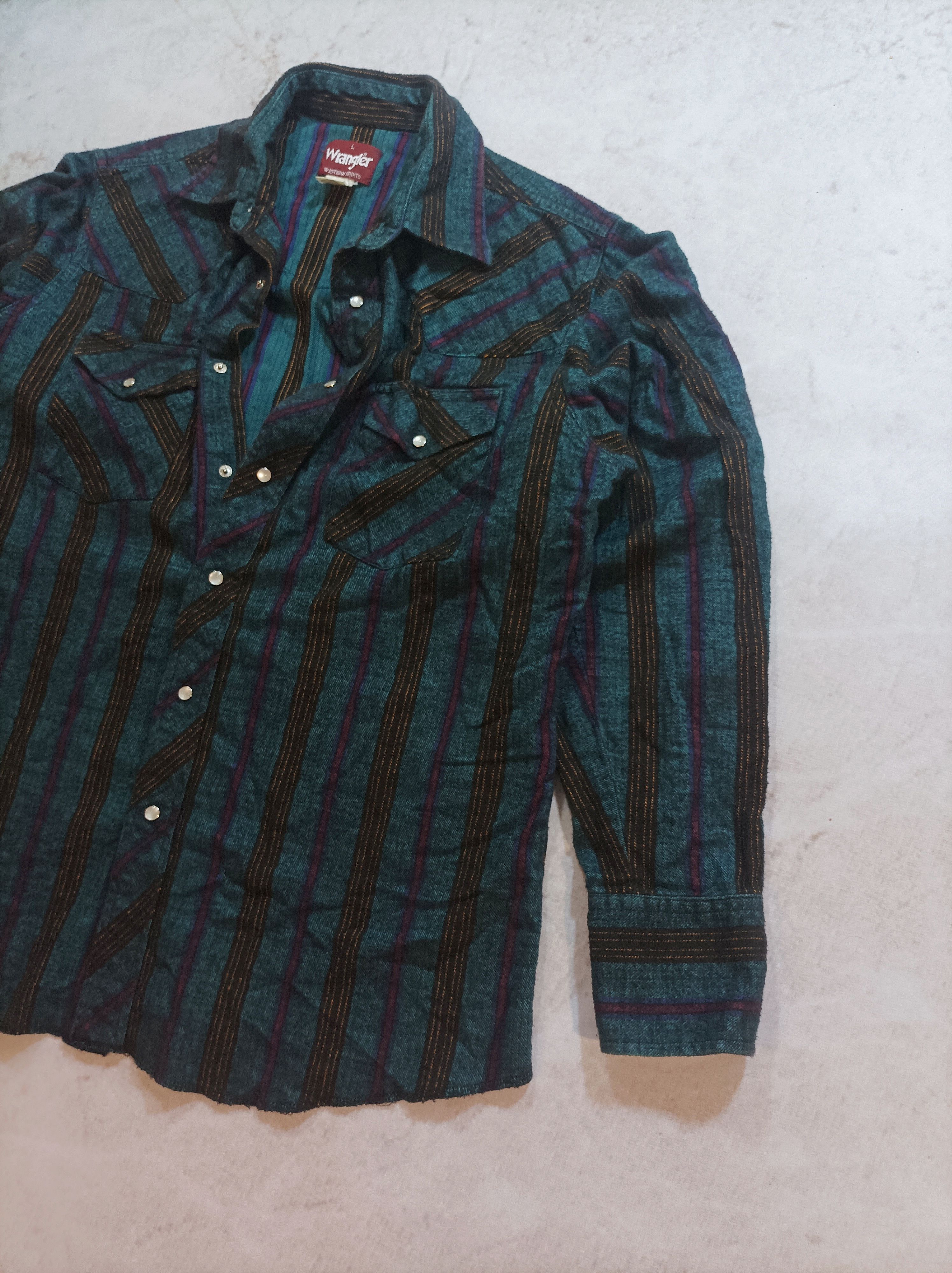 Cowboy Equipment 90s Wrangler Western Flannel Shirt Aztec / Checotah Striped Size US M / EU 48-50 / 2 - 2 Thumbnail