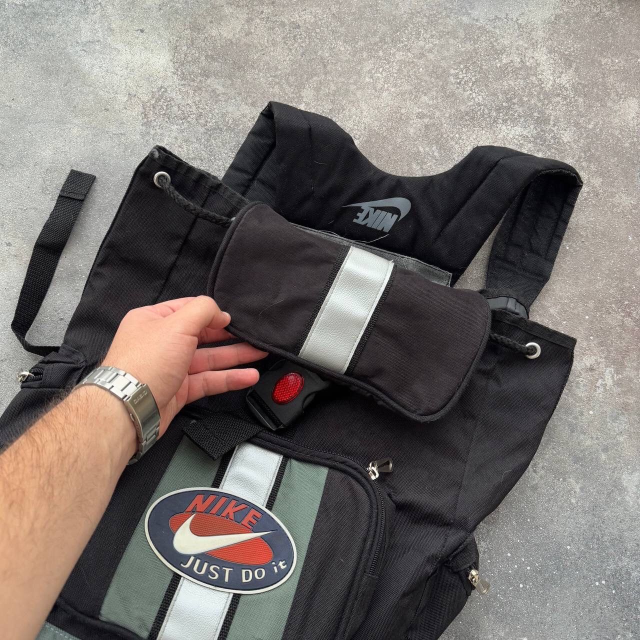 Hypebeast Nike Vintage Swoosh Logo Backpack Size ONE SIZE - 4 Thumbnail