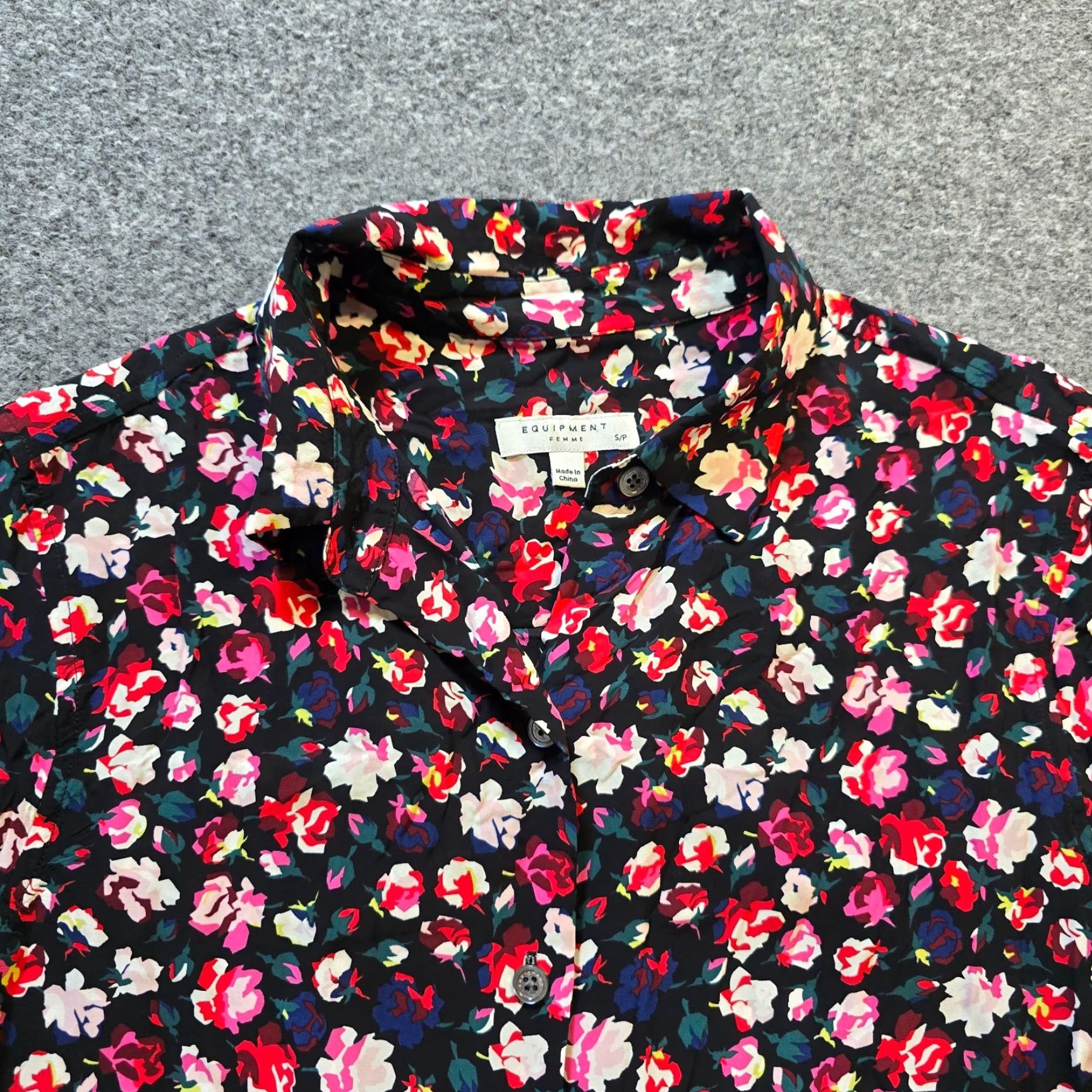 Equipment Equipment Femme Dress Shirt Black Pink Floral Button Front Casual Womens Size S Size S / US 4 / IT 40 - 2 Thumbnail