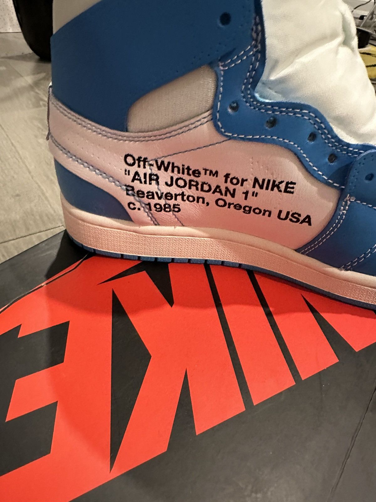Nike × Off-White Nike X Off White Air Jordan 1 UNC Size US 9 / EU 42 - 7 Thumbnail