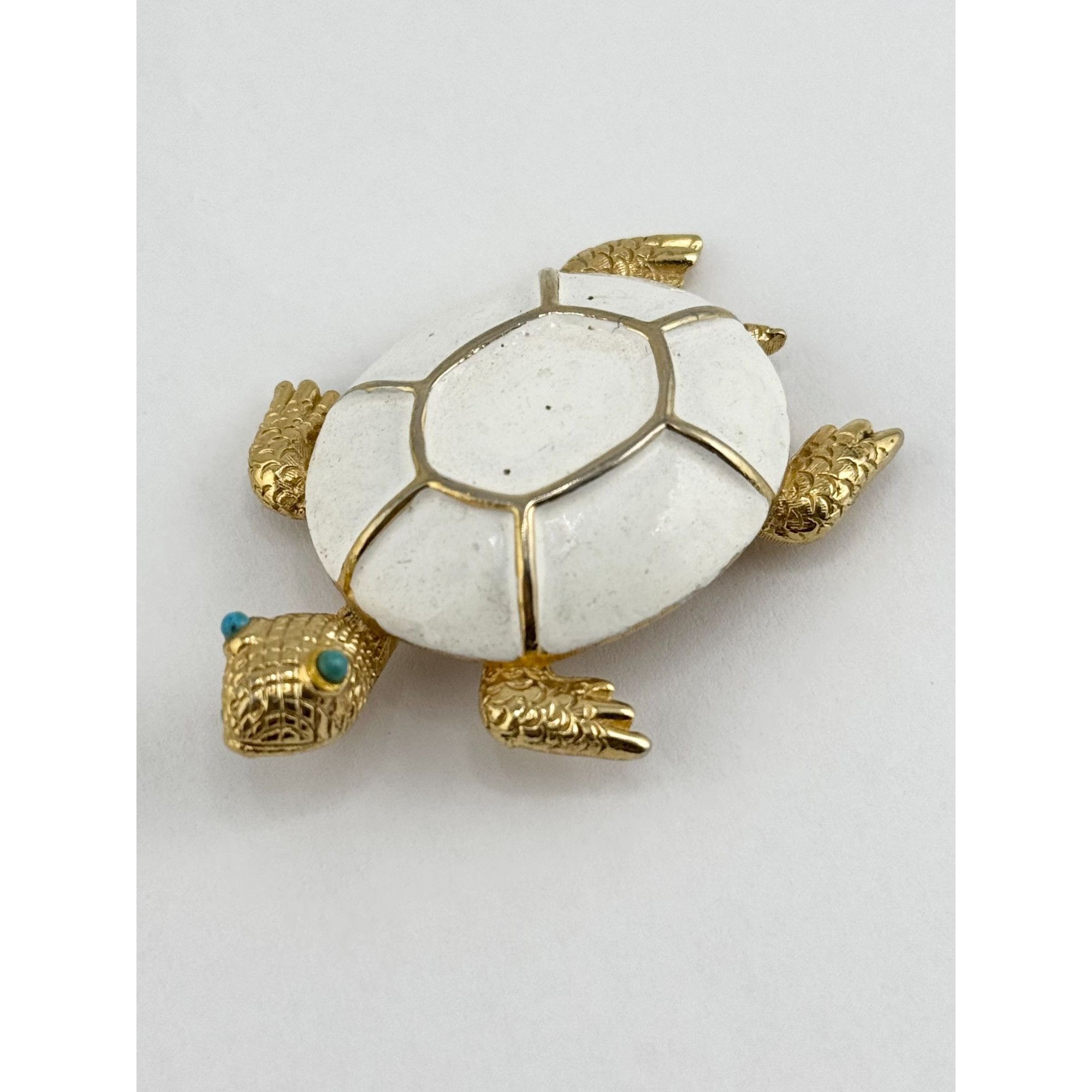 Vintage Vintage white turtle enamel brooch pin Size ONE SIZE - 3 Thumbnail