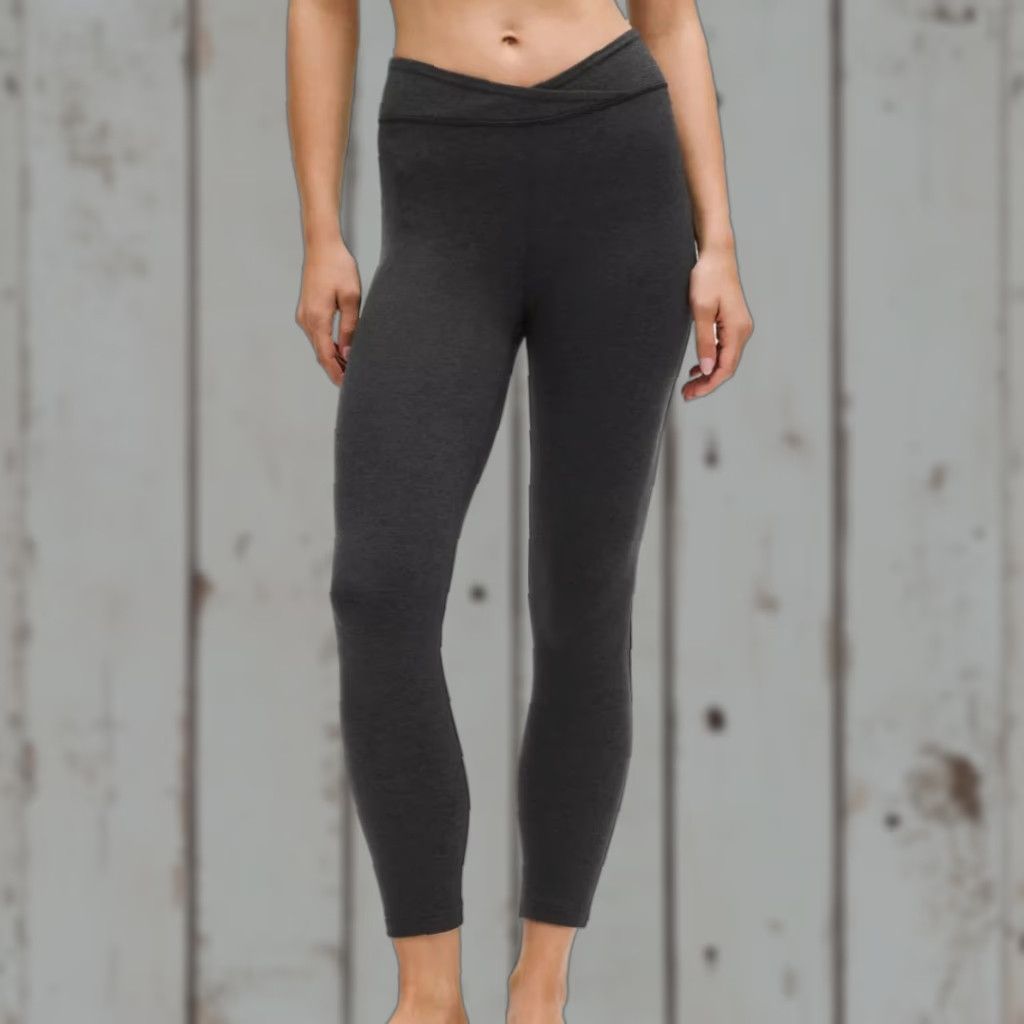 Lululemon Lululemon Leggings Womens Size 6 Black Softy Suedey Cross-Waist Tight Athleisure Size 28" / US 6 / IT 42 - 1 Thumbnail