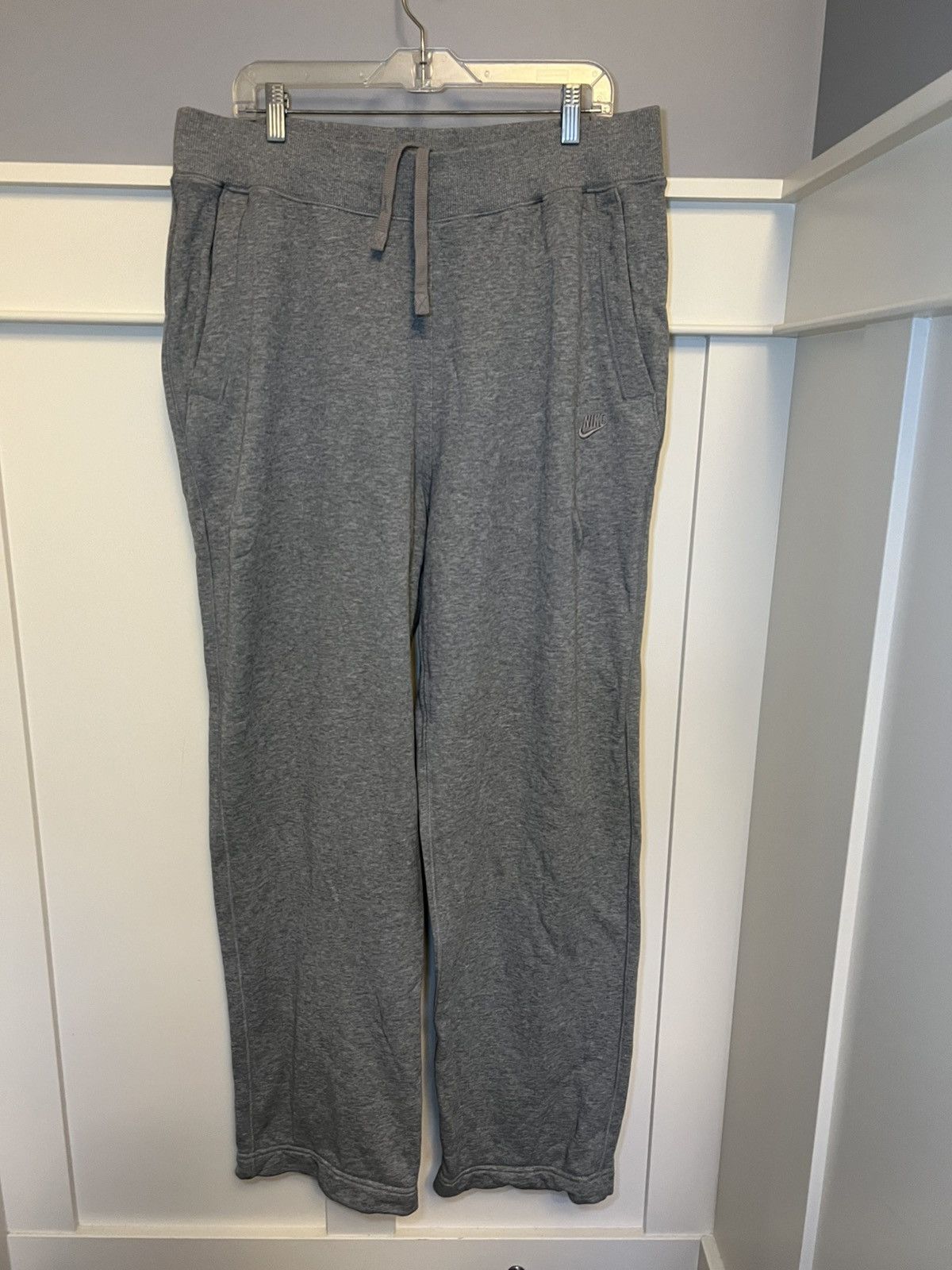 Nike Vintage Nike baggy oversized embroidered logo sweatpants Size US 36 / EU 52 - 1 Thumbnail
