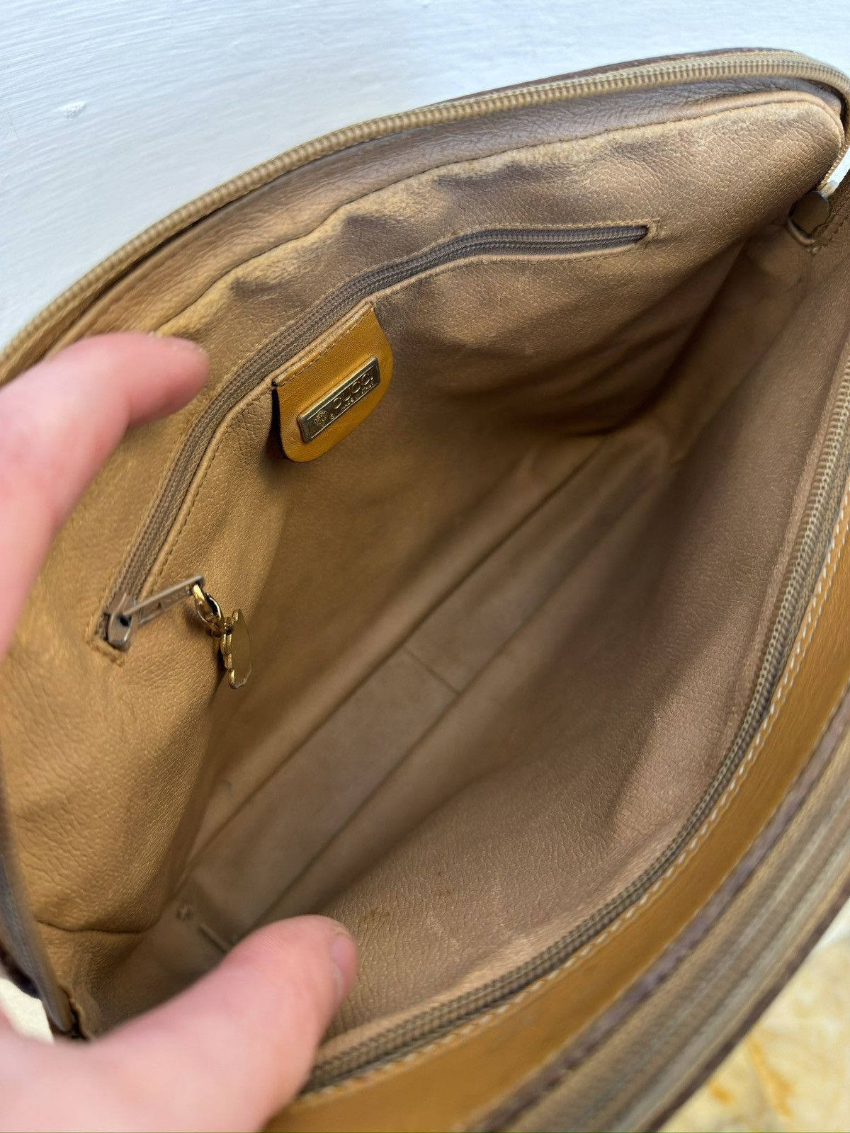 Gucci Vintage Rare 80s Gucci Micro GG Messenger Bag Unisex Size ONE SIZE - 14 Thumbnail
