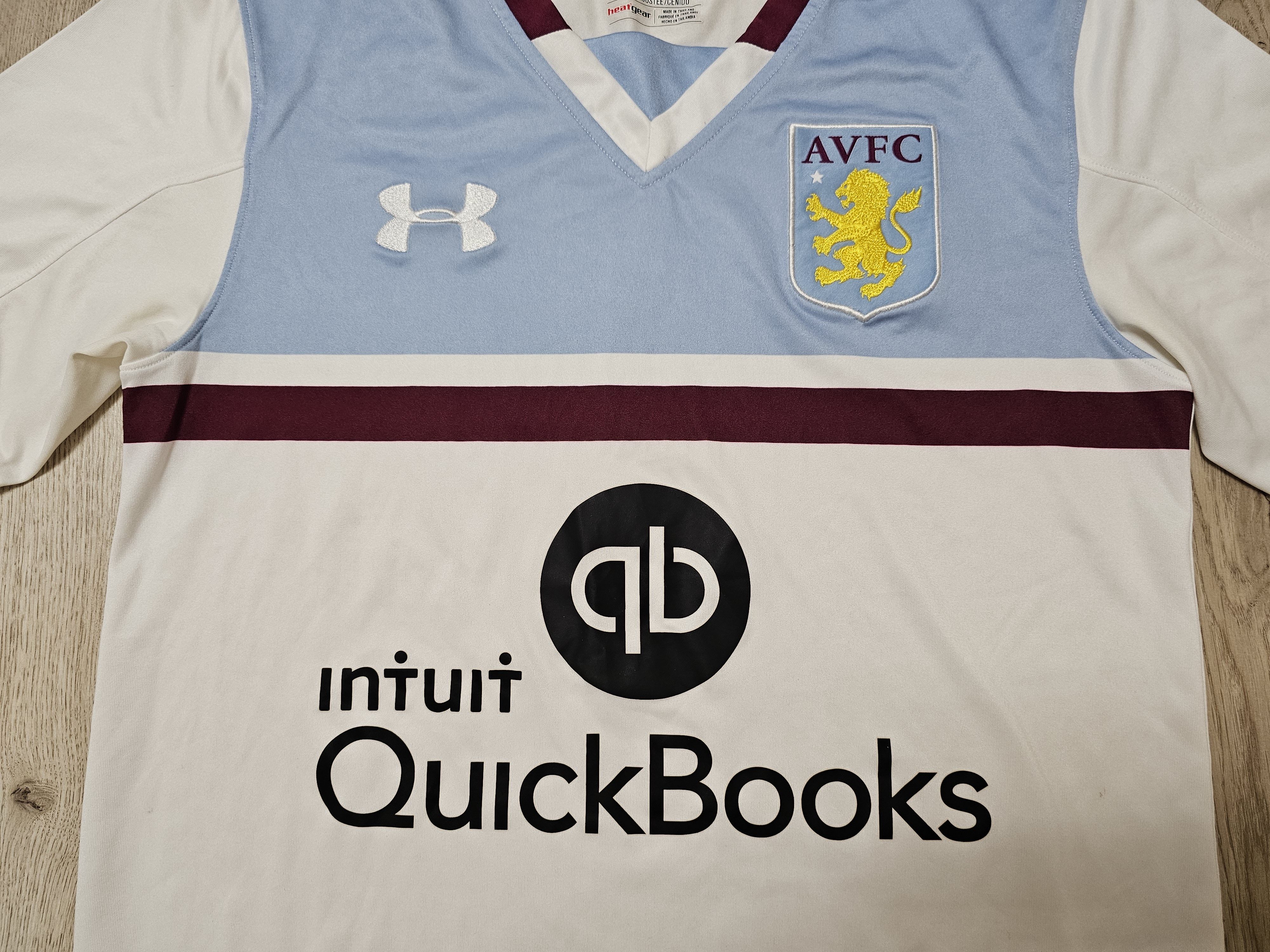 Under Armour ASTON VILLA 2022 2023 THIRD FOOTBALL SHIRT SOCCER JERSEY Size US S / EU 44-46 / 1 - 3 Thumbnail