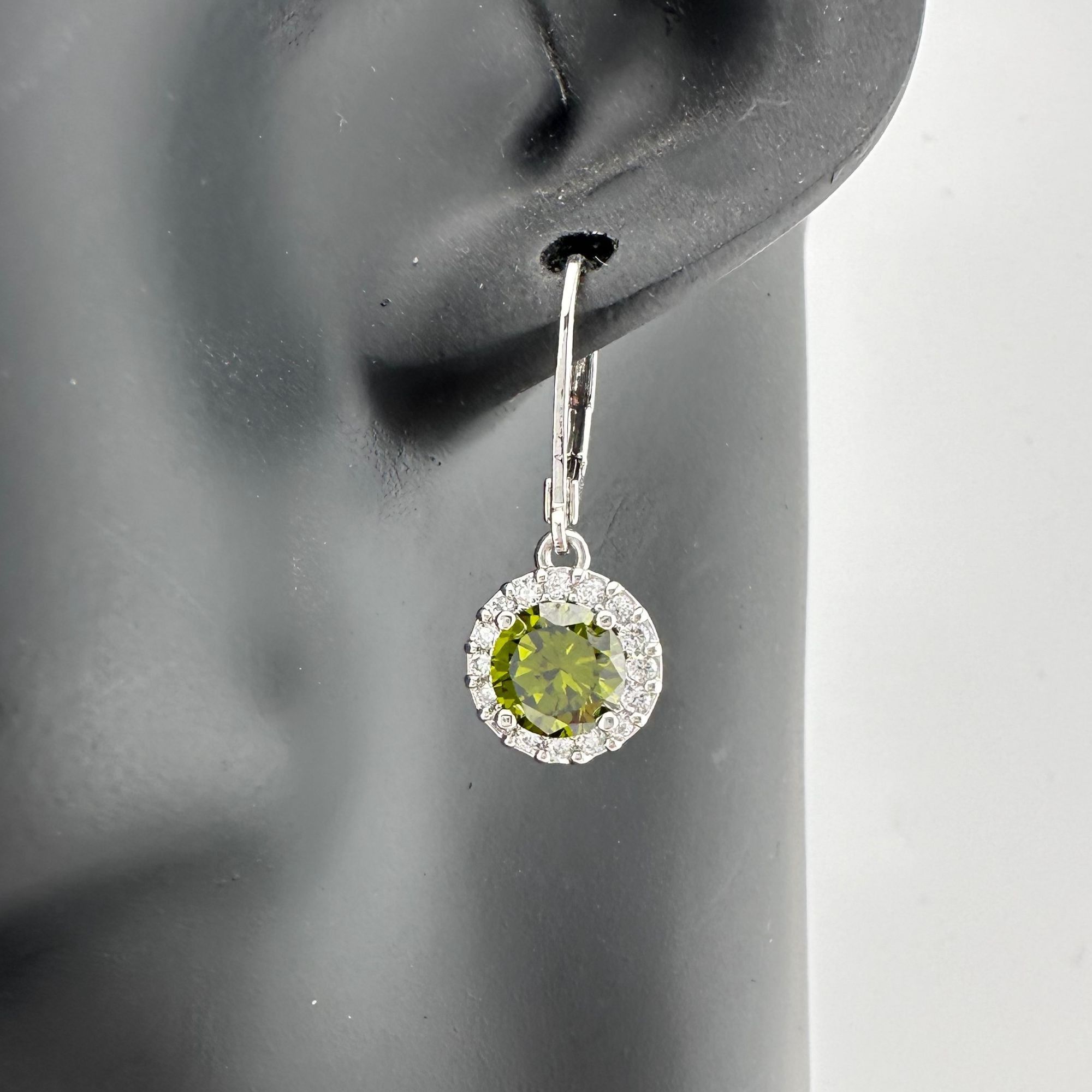 Other Beautiful Green Peridot & White Topaz Round Halo Necklace an Size ONE SIZE - 3 Thumbnail
