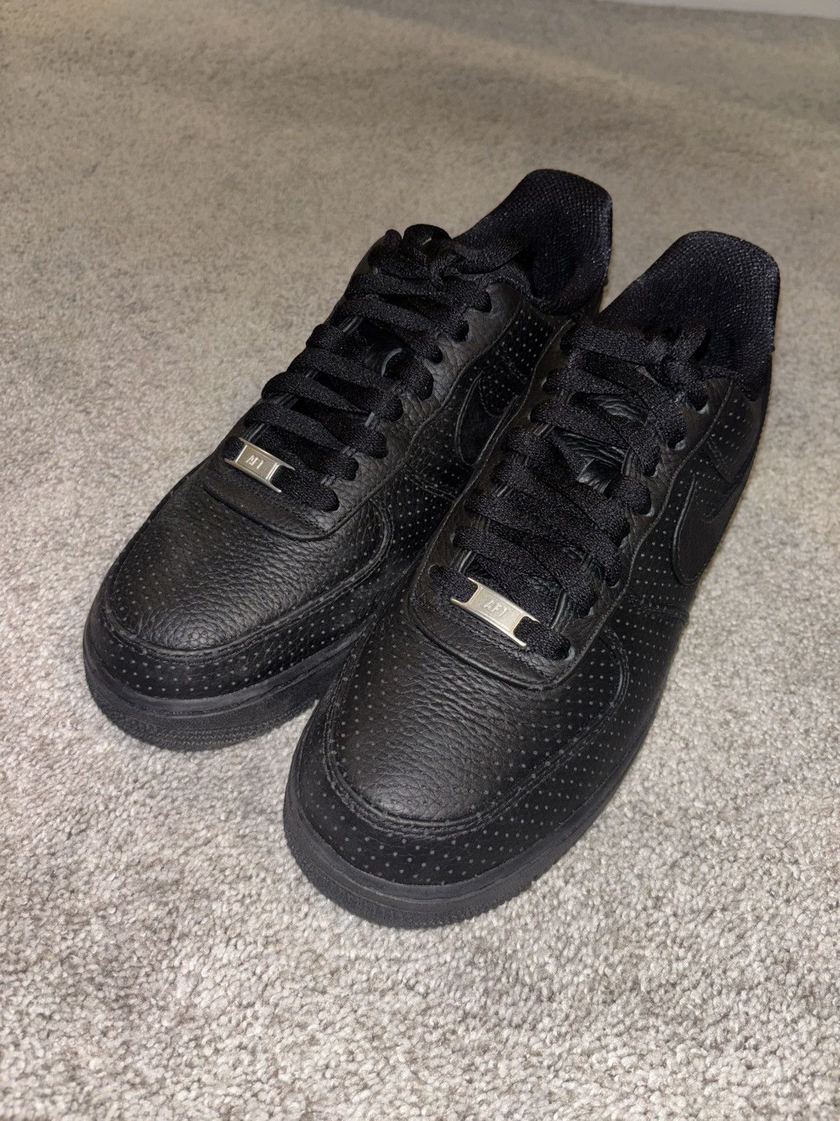 Nike Black Air Force 1 Size US 9 / EU 42 - 1 Thumbnail