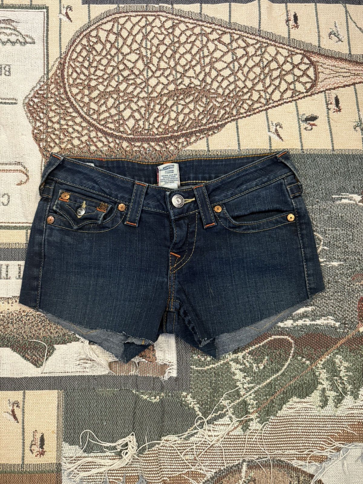 True Religion × Vintage Made in USA True Religion Denim Cutoff Booty Shorts Size 26" / US 2 / IT 38 - 2 Thumbnail