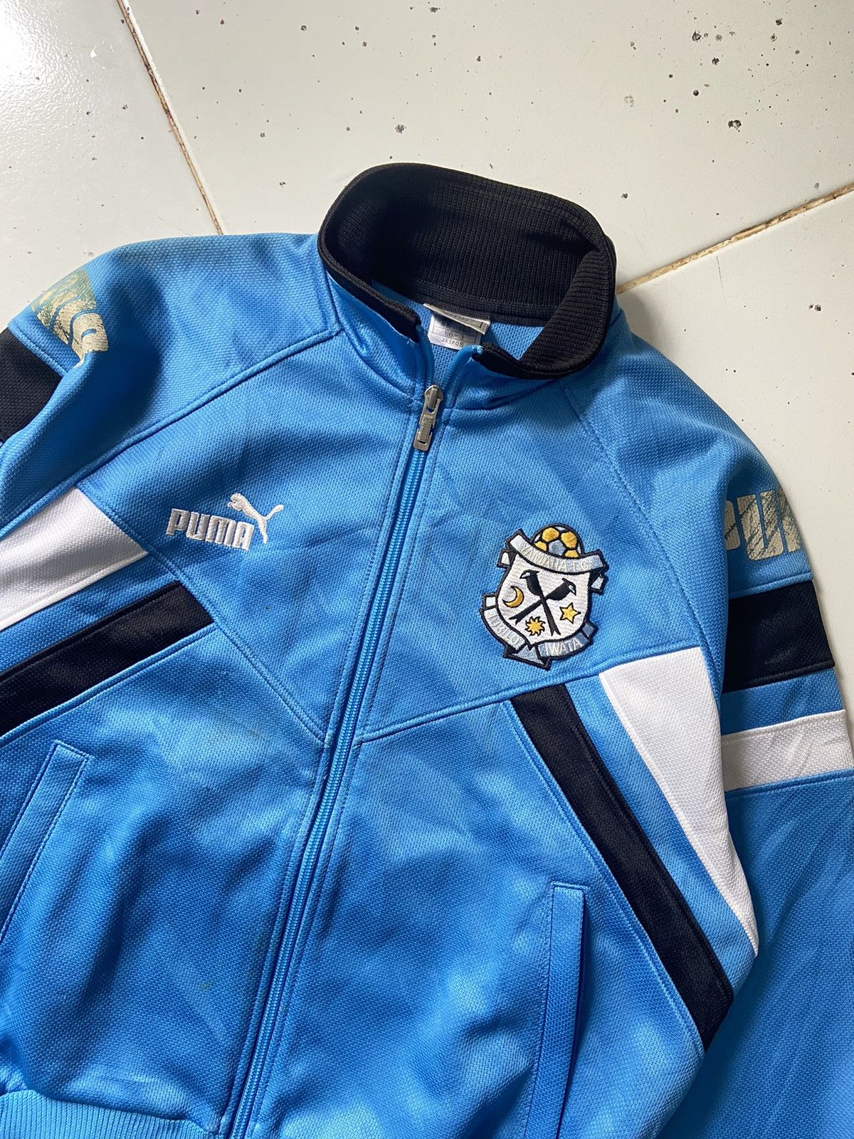 Puma ❤️‍🔥RARE❤️‍🔥 Jubilo Iwata tracksuit jacket 90s Size US S / EU 44-46 / 1 - 3 Thumbnail