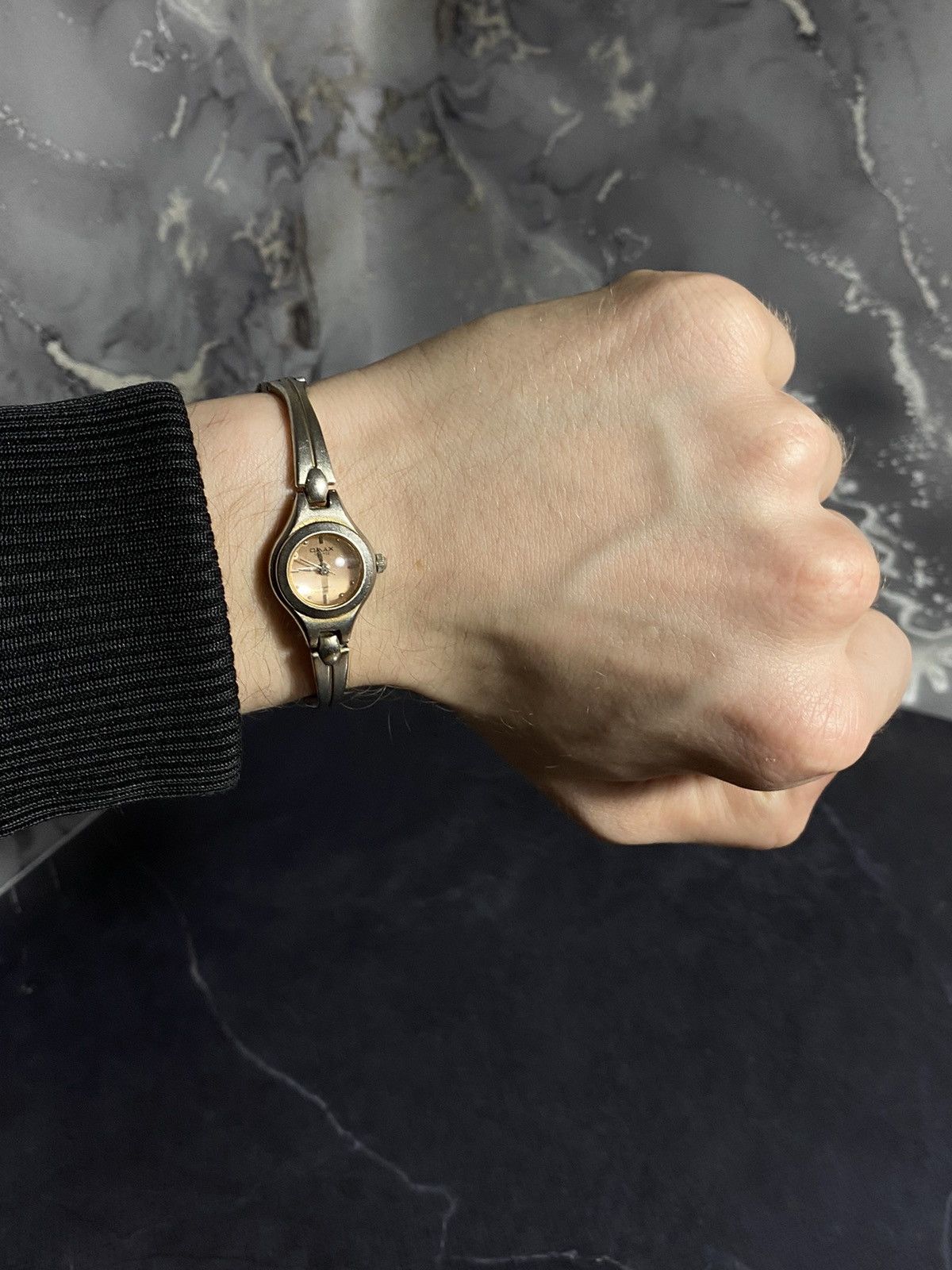 Vintage Vintage Omax Quartz Watch with Metal Bracelet Japanese Brand Size ONE SIZE - 3 Thumbnail