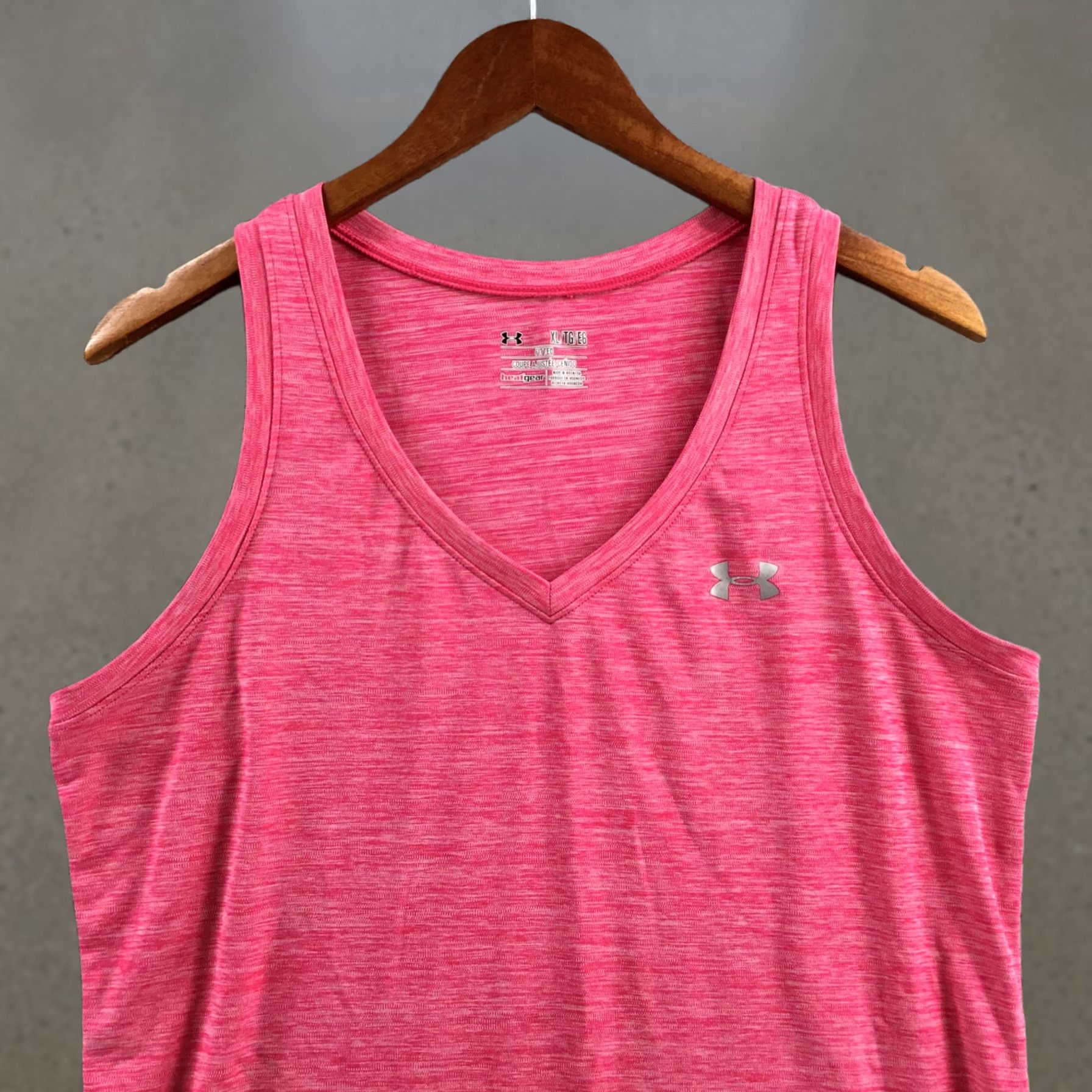 Under Armour Under Armour HeatGear Tank Top Womens XL Pink Sleeveless Fitted Athletic Gym Size XL / US 12-14 / IT 48-50 - 1 Thumbnail
