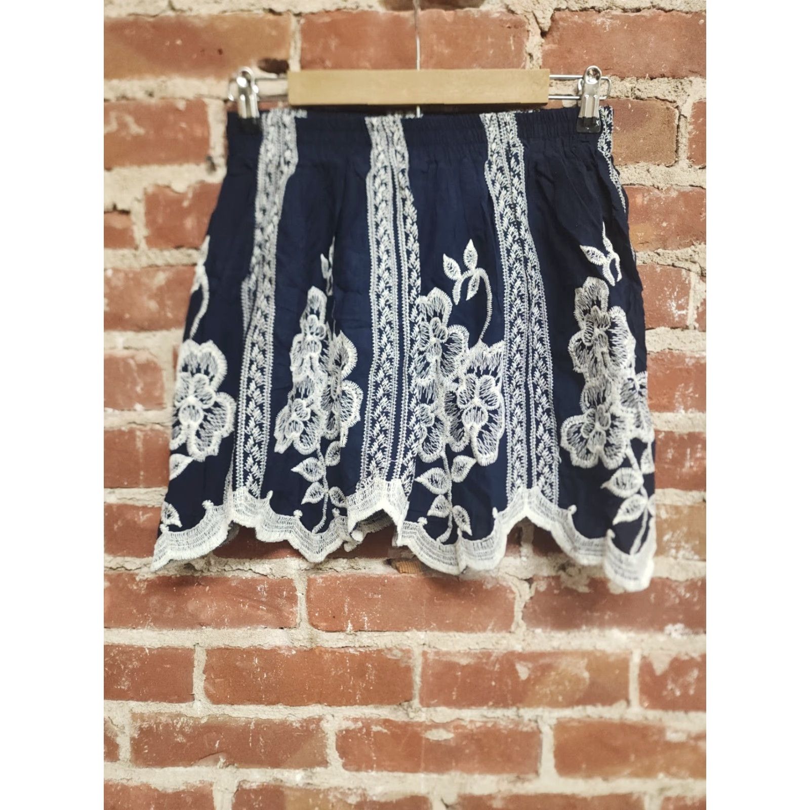 Anthropologie NWT Solitaire Anthropologie Women's Floral Embroidered Above Knee Blue Skirt M Size 32" / US 10 / IT 46 - 2 Thumbnail