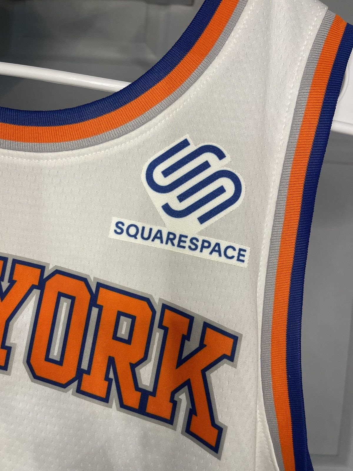 NBA Autographed Kevin Knox Knicks Jersey Size US XL / EU 56 / 4 - 6 Thumbnail