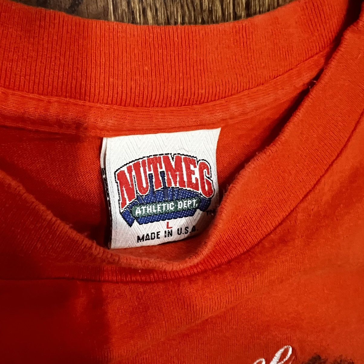 Nutmeg 90’s VTG TENNESSEE FOOTBALL NUTMEG TEE Size US L / EU 52-54 / 3 - 4 Thumbnail