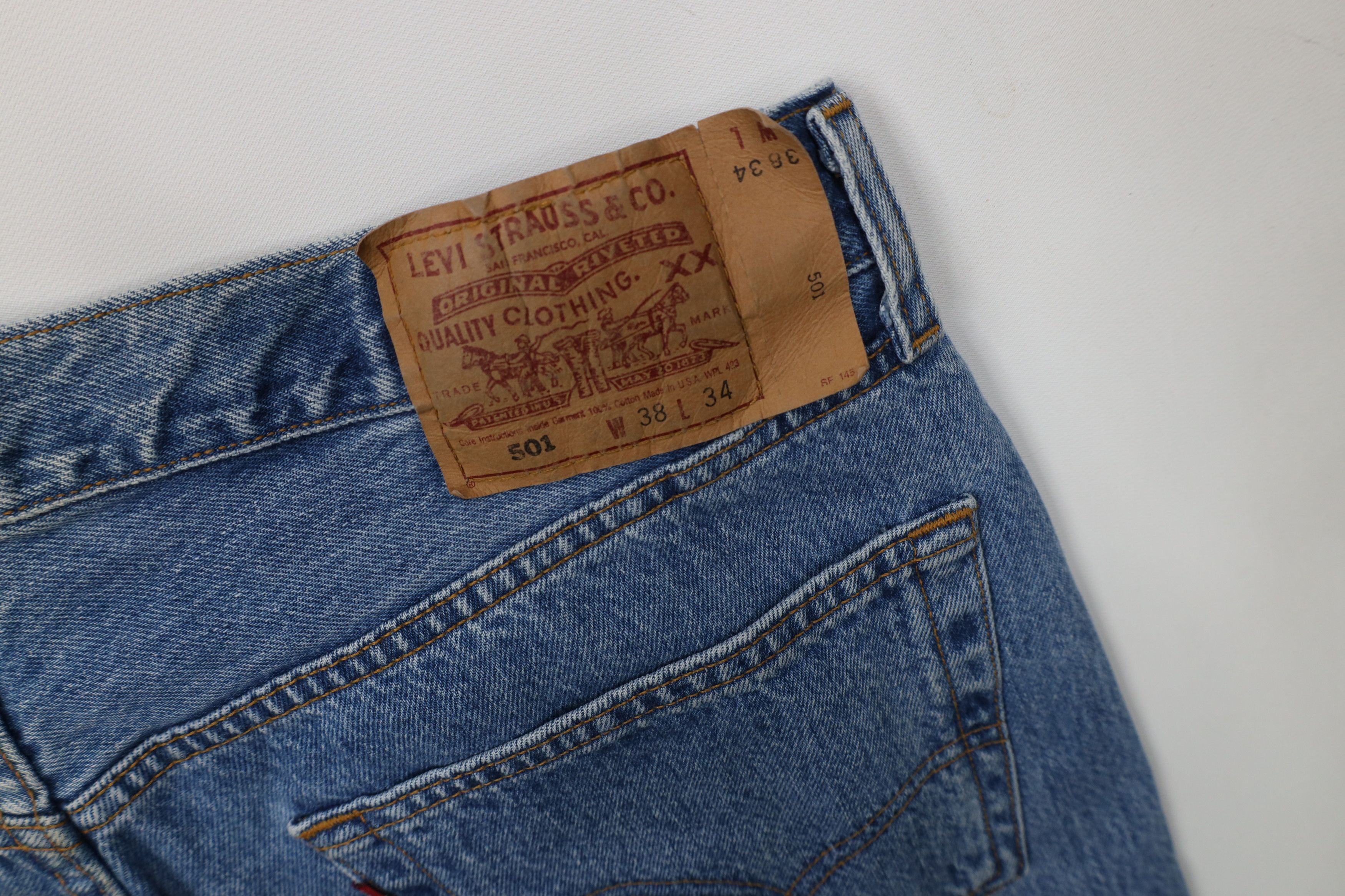 Vintage Vintage 90s Levis 501xx Fly Original Straight Leg Jeans USA Size US 38 / EU 54 - 14 Thumbnail