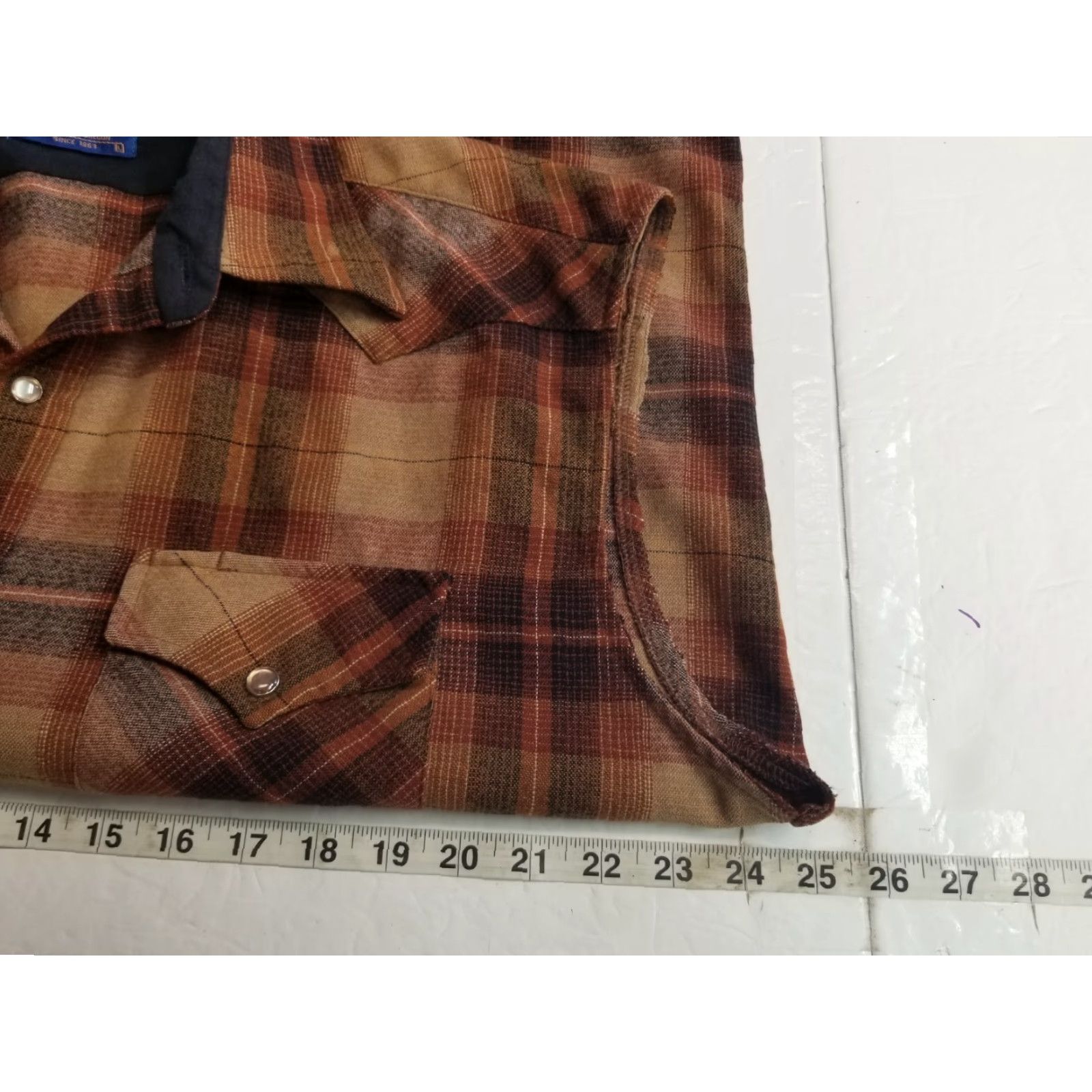 Pendleton VINTAGE Pendleton Shirt Mens Large Sleeveless Button-Up Wool Brown Collared 100% Virgin Wool Workwear Casual Pockets Vintage Yes Mens Regulations? Size US L / EU 52-54 / 3 - 4 Thumbnail