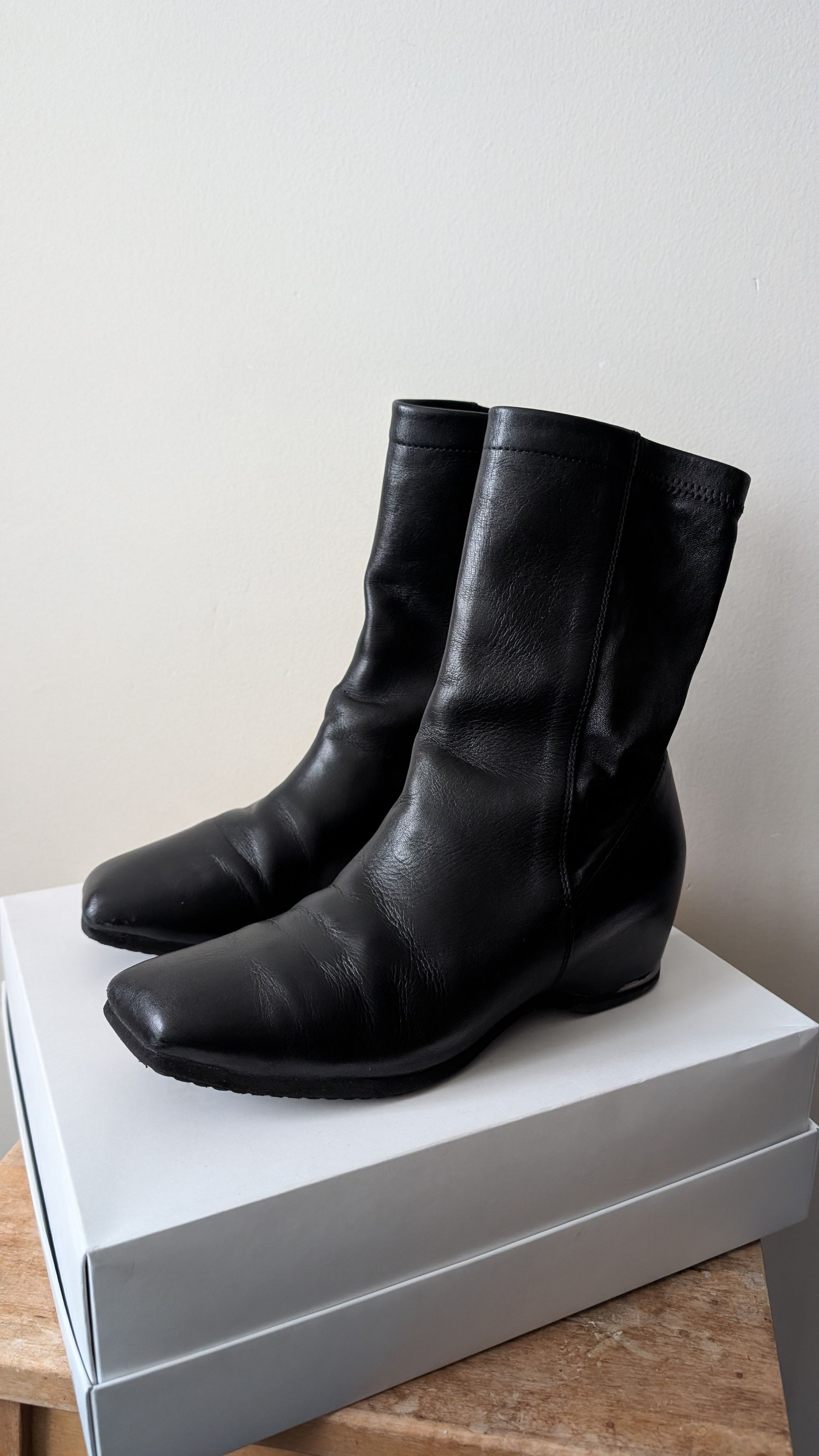 Issey Miyake Rare Issey Miyake Leather In Heel Boots Size US 8 / IT 38 - 2 Thumbnail