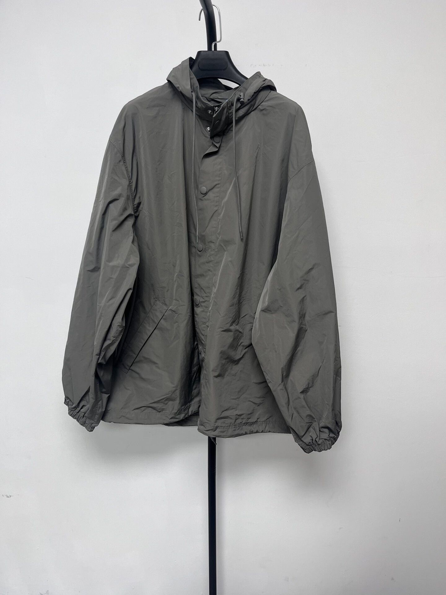 Balenciaga balenciaga logo print hooded jacket men Size US S / EU 44-46 / 1 - 2 Thumbnail